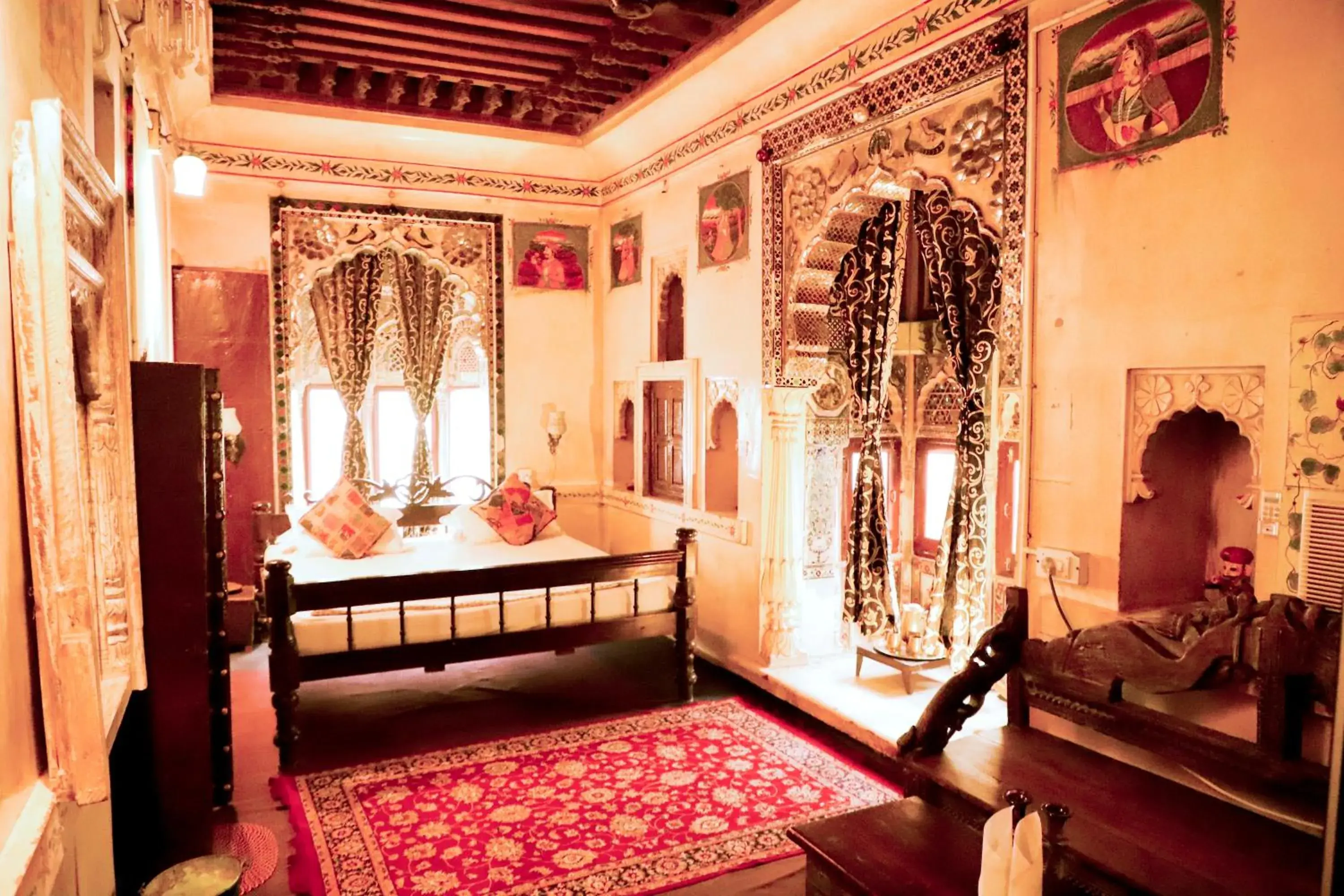 Bed in Singhvi's Haveli Bed in Singhvi's Haveli