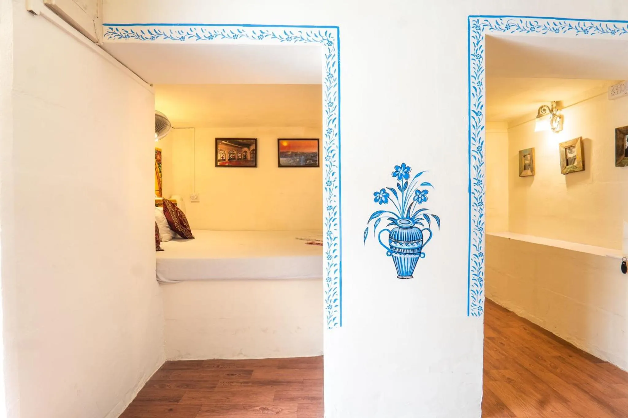 Bed in Singhvi's Haveli