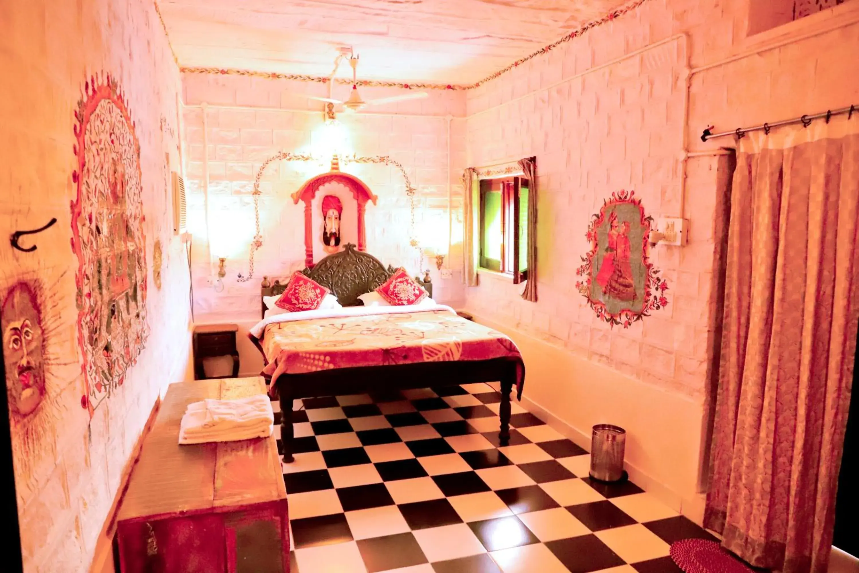 Bed in Singhvi's Haveli Bed in Singhvi's Haveli