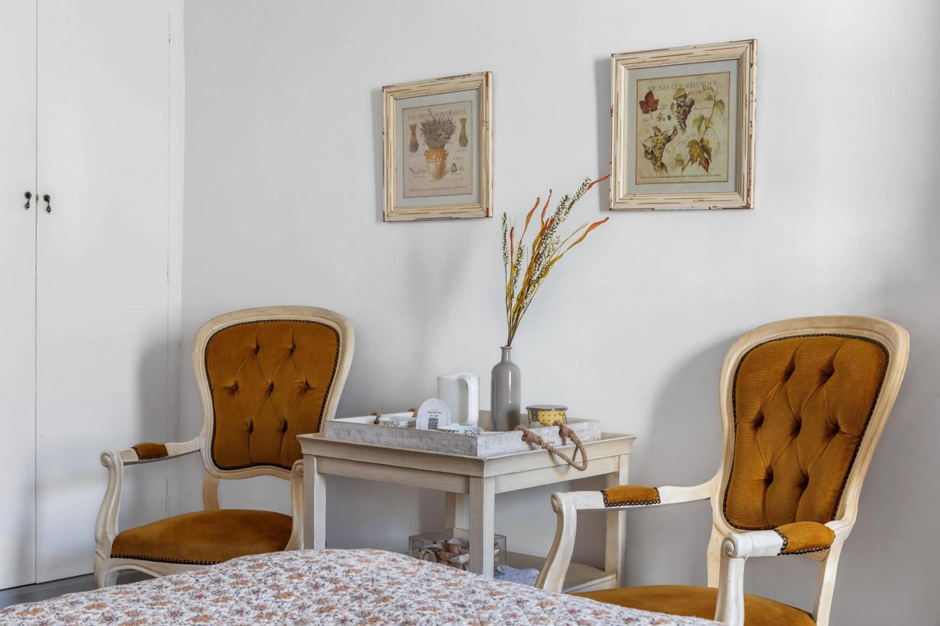 Coffee/tea facilities in L'ORANGERIE Chambres d'hotes de charme