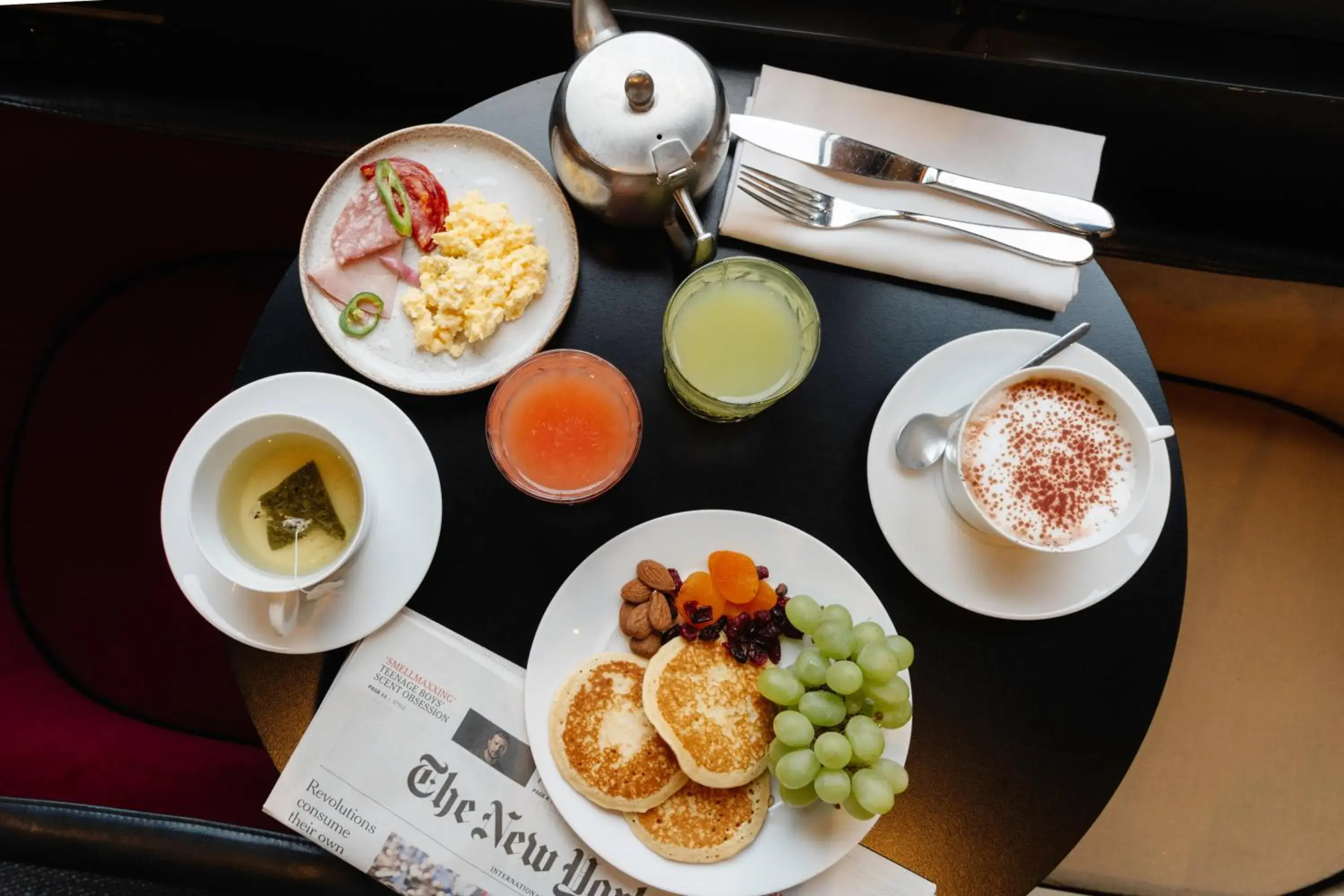 Breakfast in La Villa Haussmann Breakfast in La Villa Haussmann