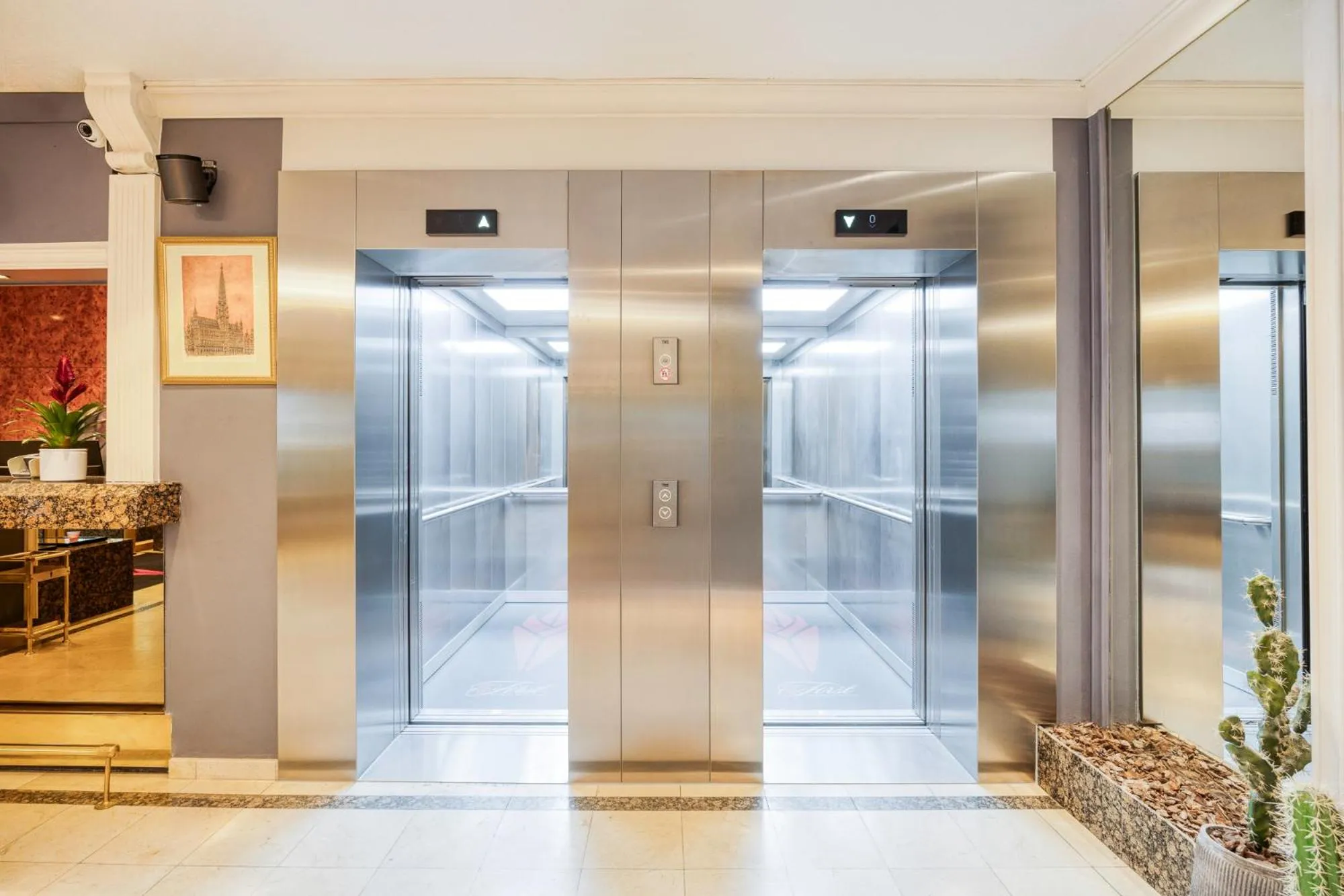 elevator in First Euroflat Hotel