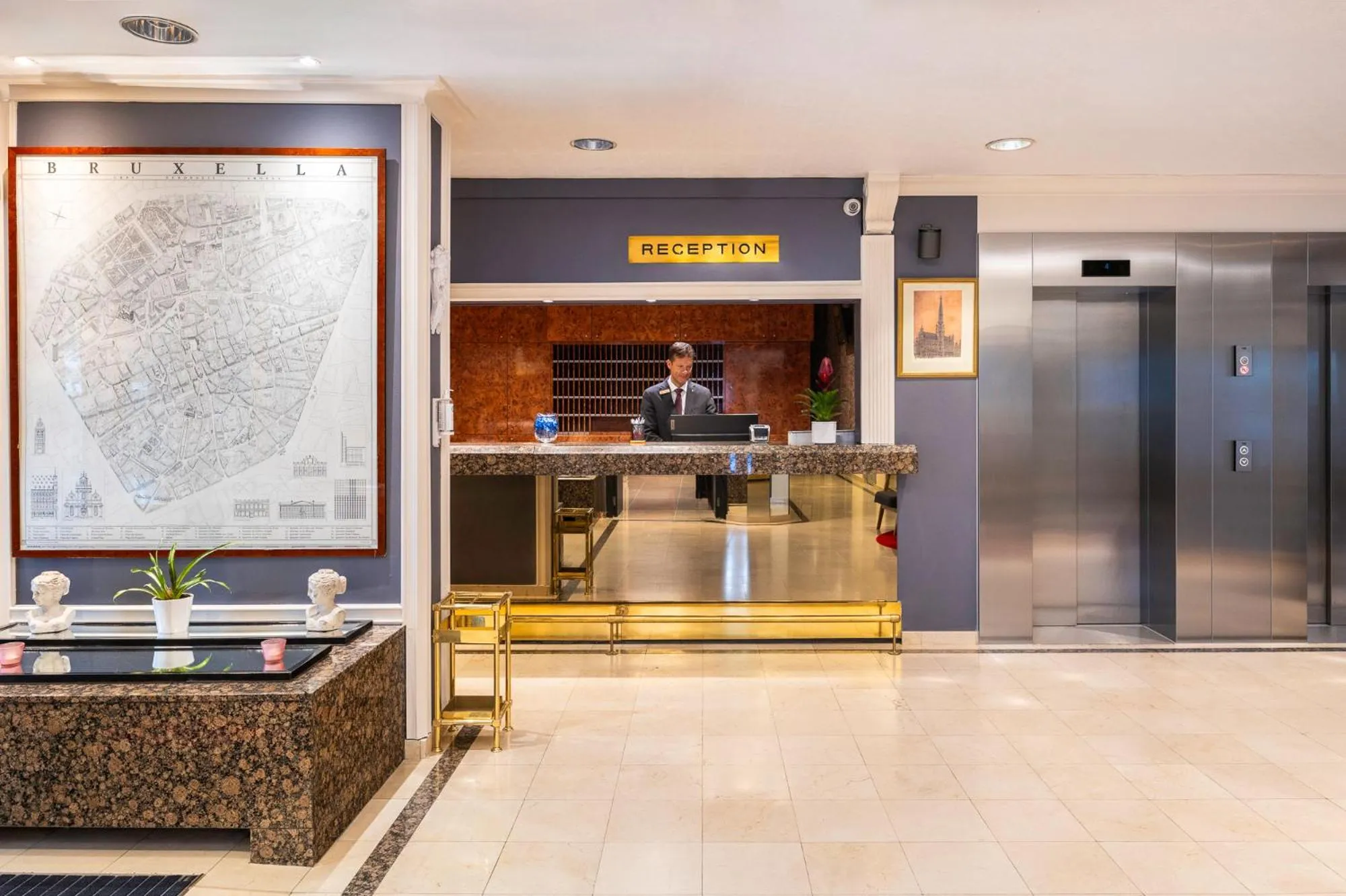 Facade/entrance in First Euroflat Hotel