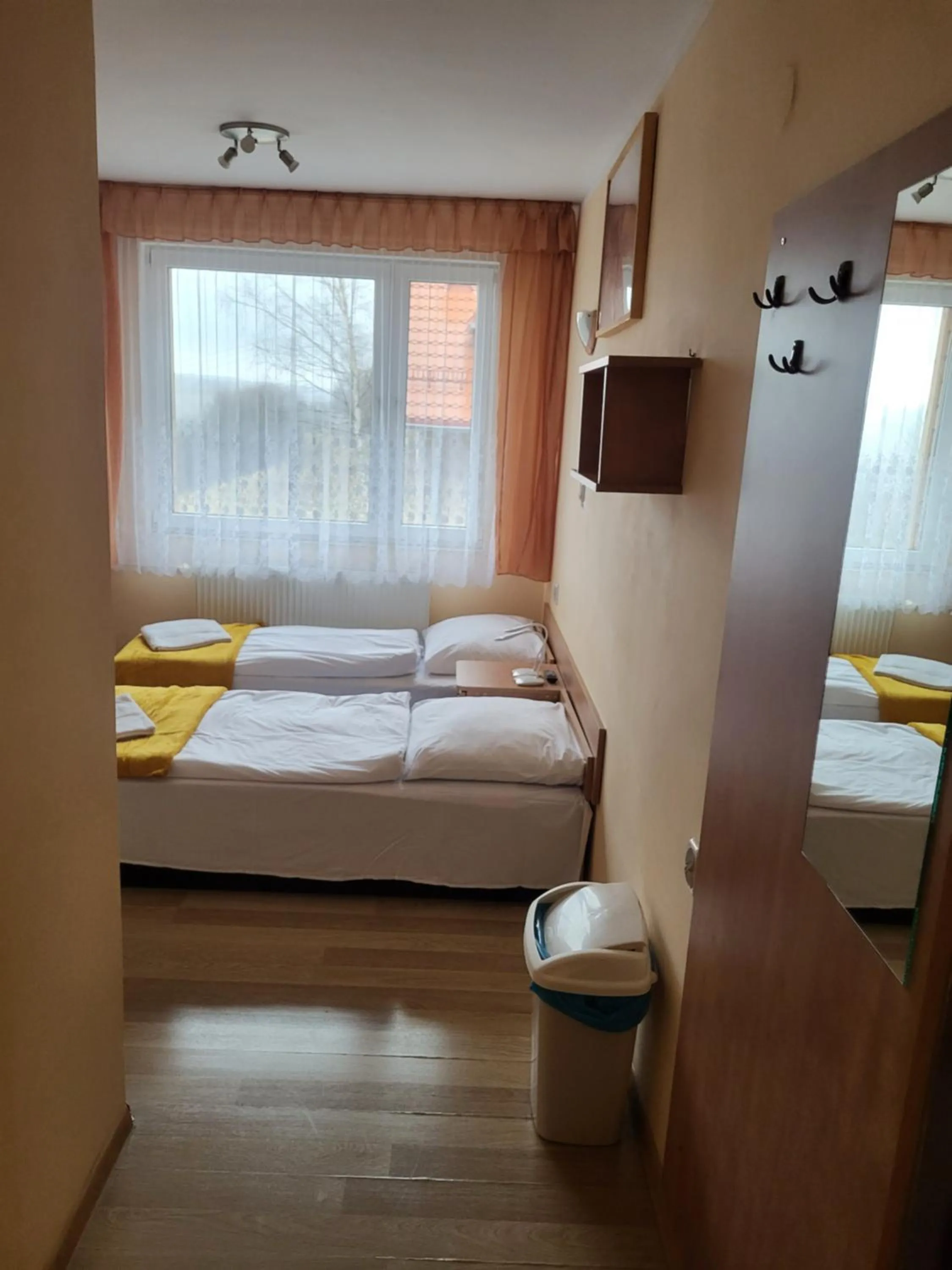 Photo of the whole room, Bed in O.W.S. Strzecha