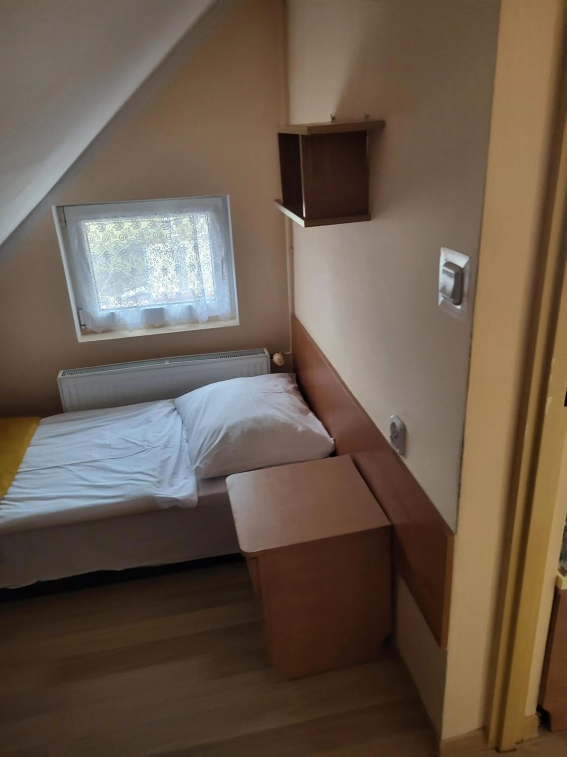 Photo of the whole room, Bed in O.W.S. Strzecha