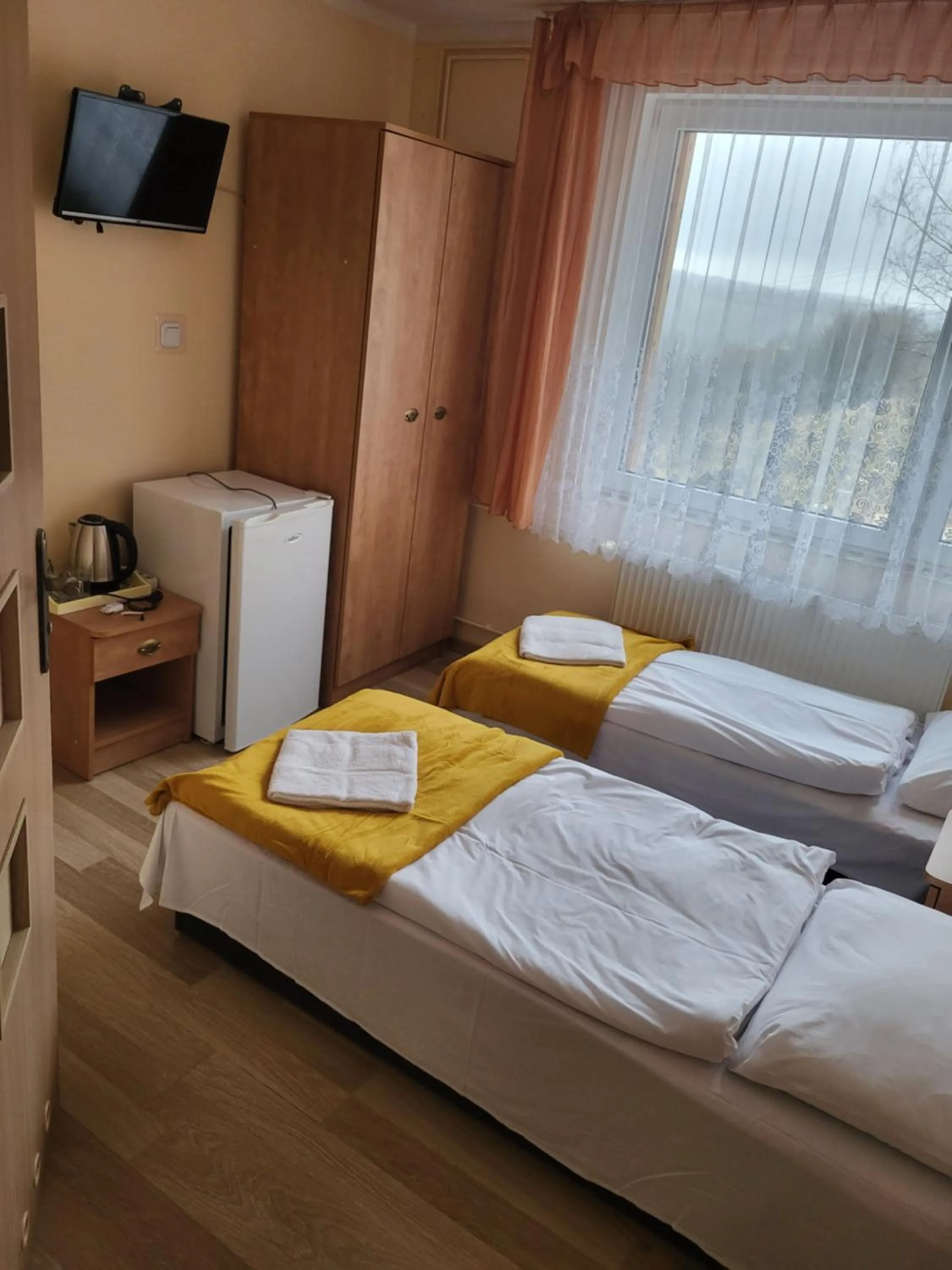 Photo of the whole room, Bed in O.W.S. Strzecha