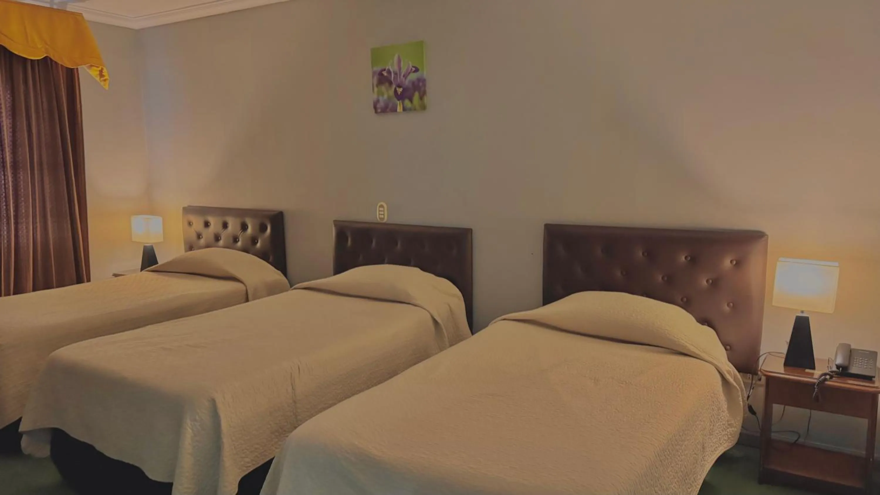 Bed in Hotel Econohotel