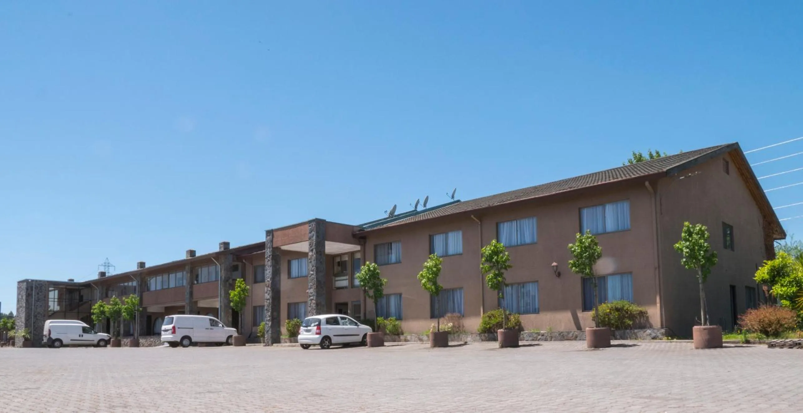 Property building in Hotel Econohotel