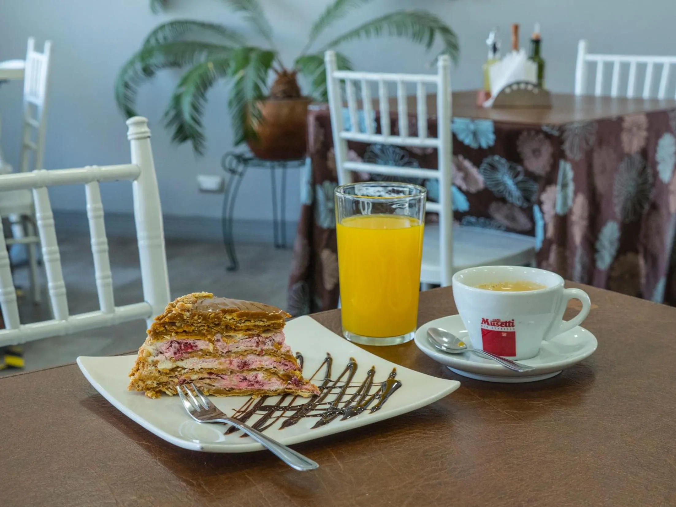 Food and drinks in Hotel Econohotel