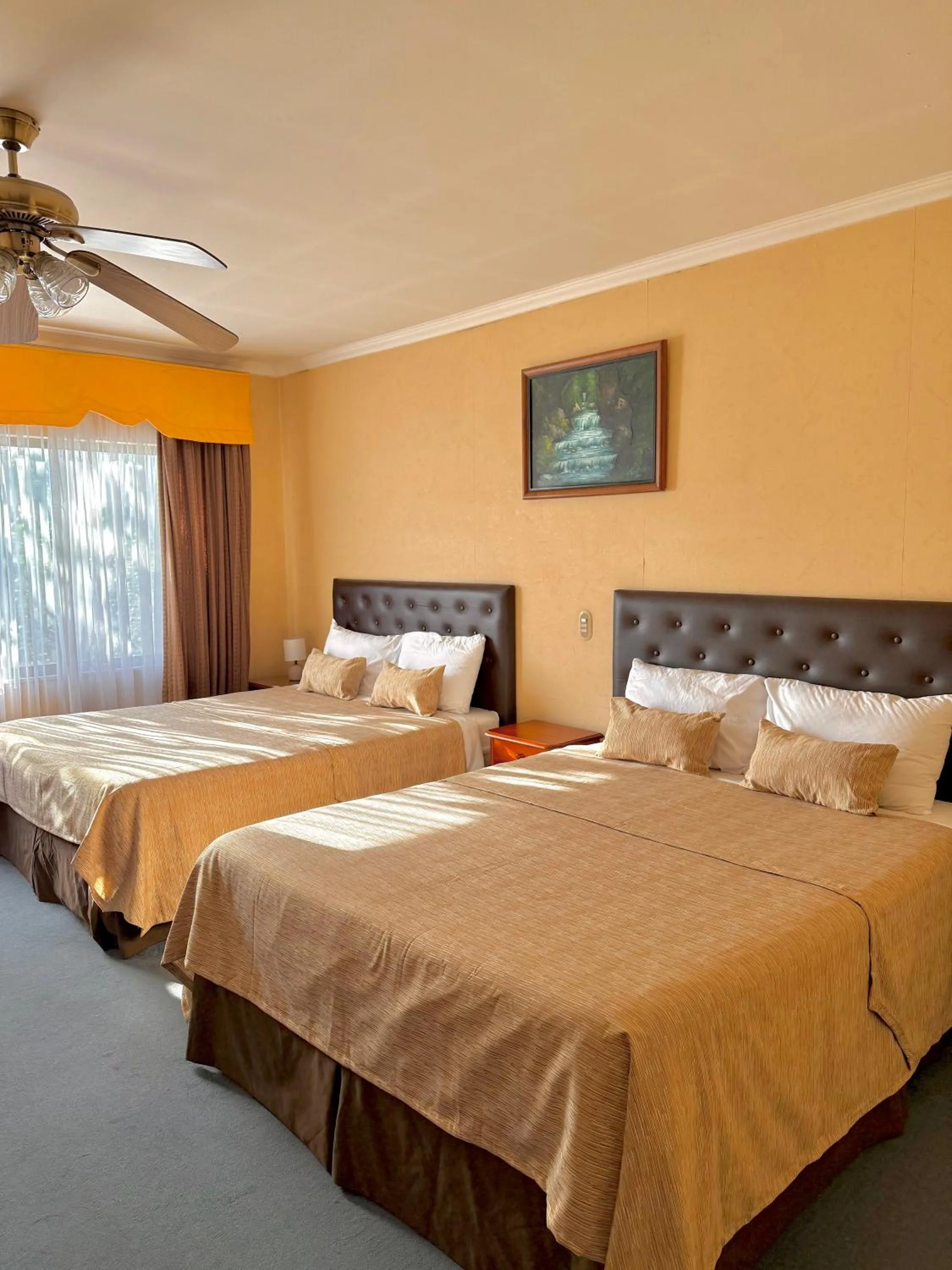 Bed in Hotel Econohotel