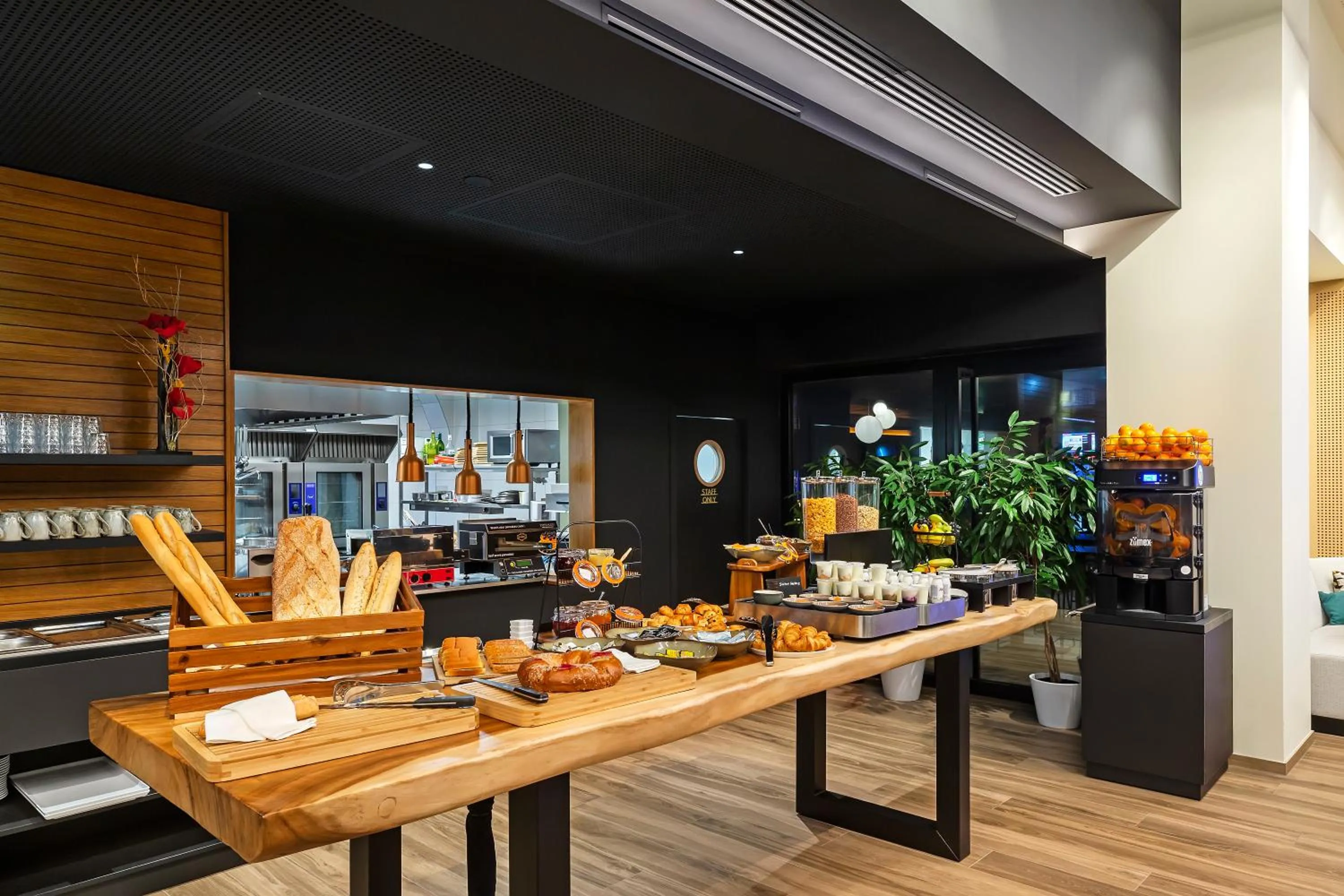 Restaurant/places to eat in Mercure Namur Hotel