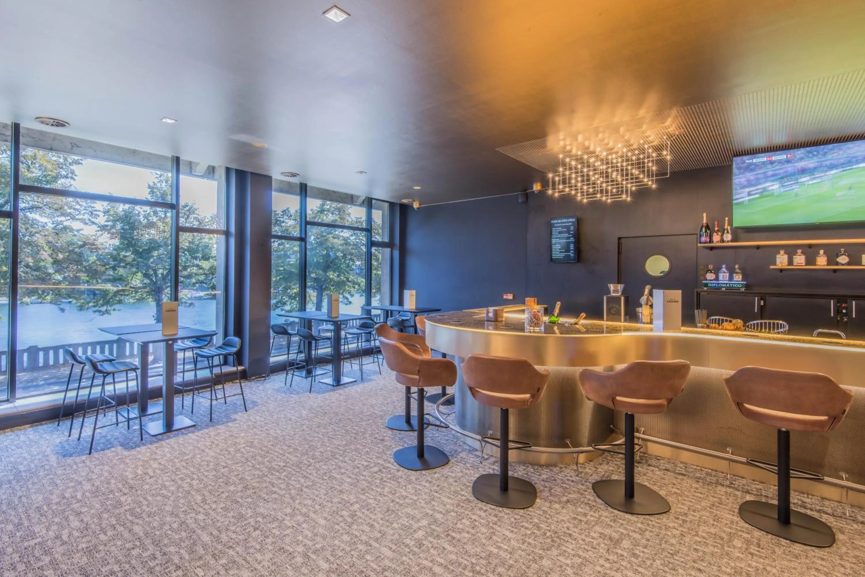 Lounge or bar in Mercure Namur Hotel