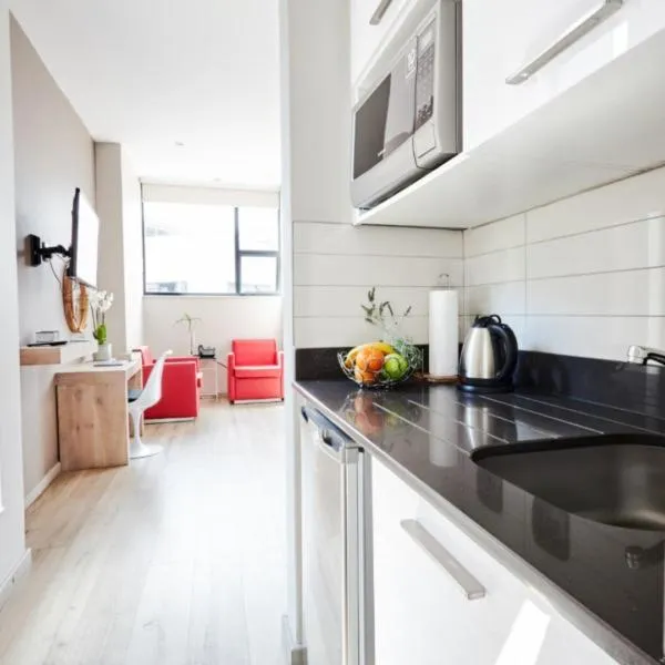 Kitchen or kitchenette in The Lakes Boutique Lodge