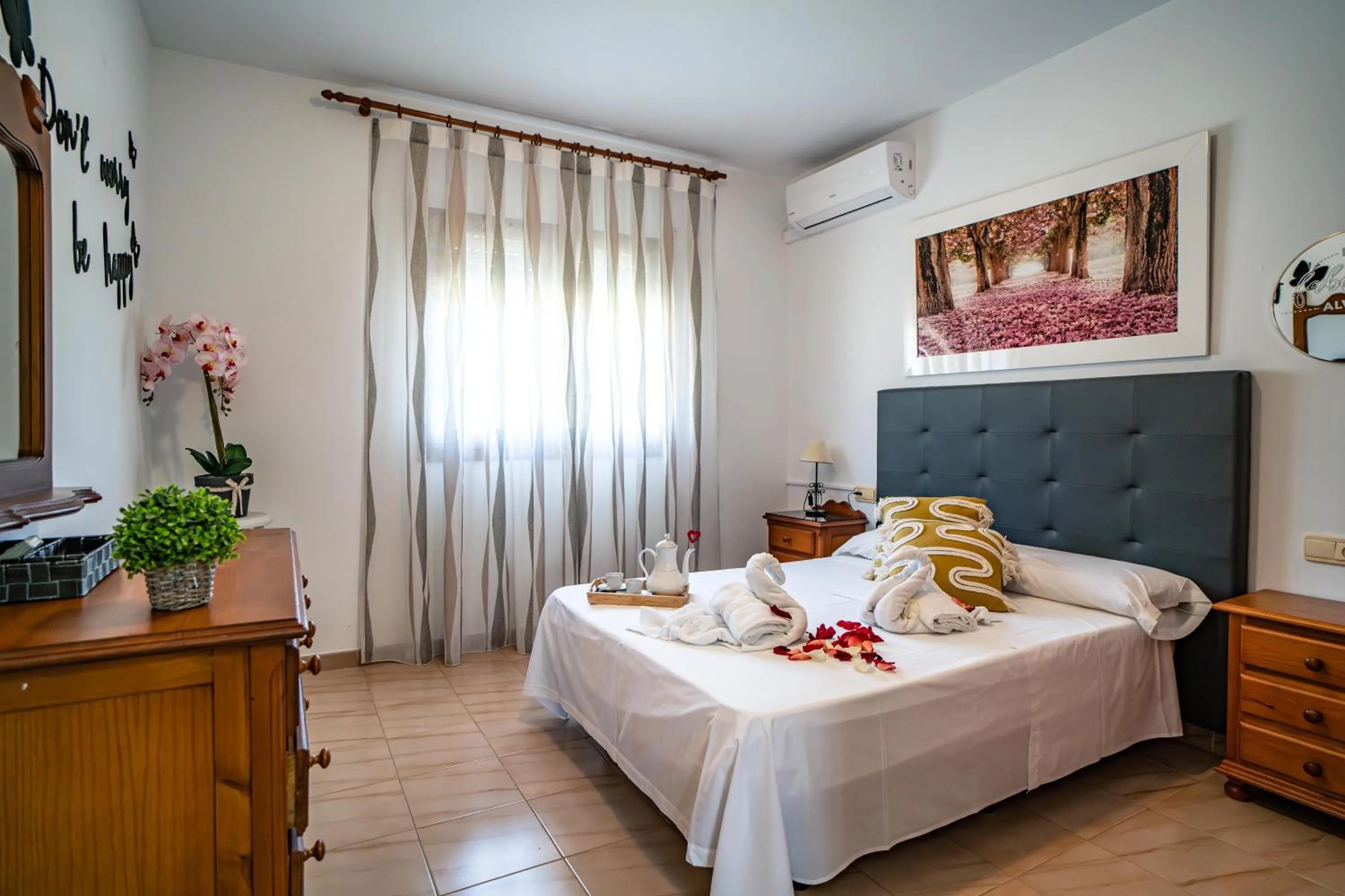 Photo of the whole room, Bed in Villa Adelina en Turre, Almería, Villa de lujo con piscina privada cerca de las playas de Mojácar