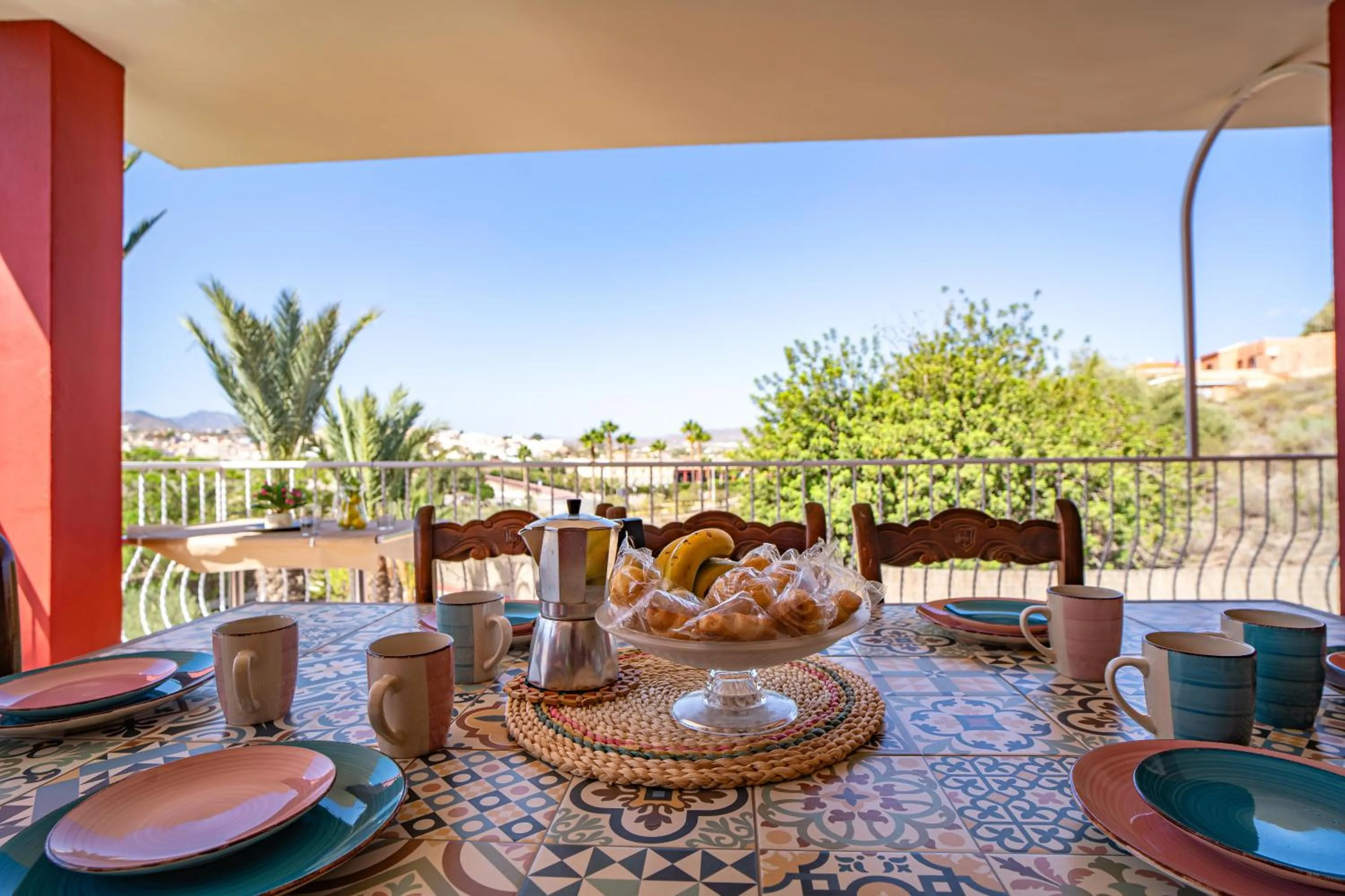 Continental breakfast in Villa Adelina en Turre, Almería, Villa de lujo con piscina privada cerca de las playas de Mojácar