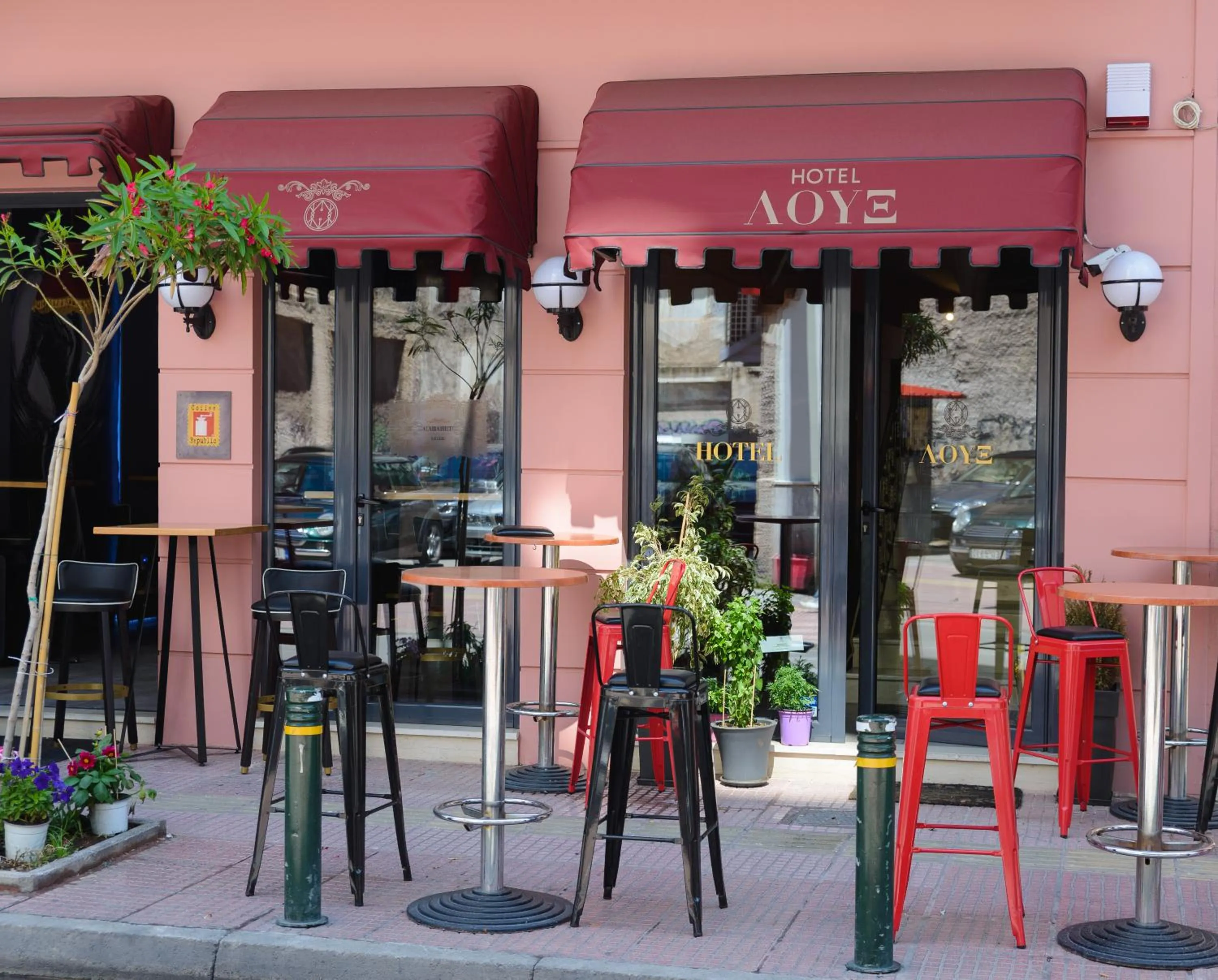 Facade/entrance in LUX Hotel