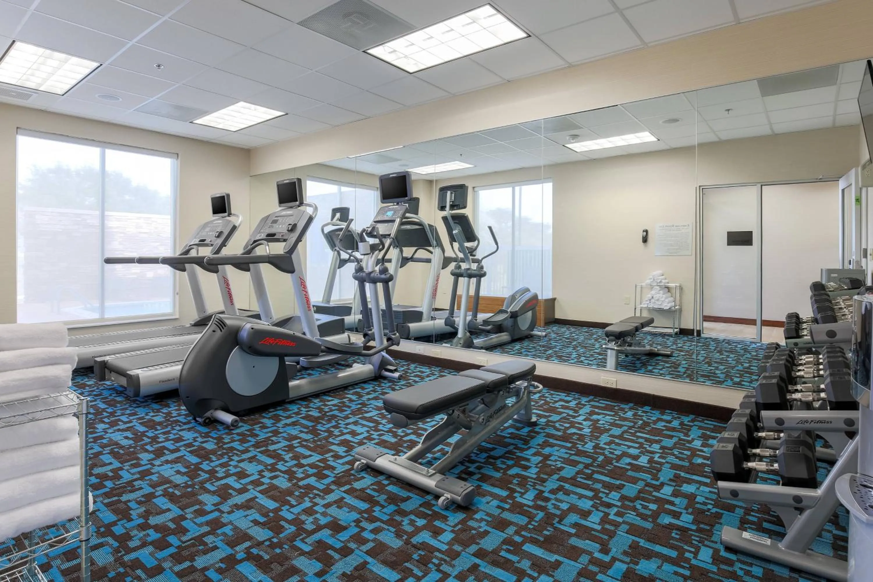 Fitness centre/facilities in Fairfield Inn & Suites by Marriott Cuero