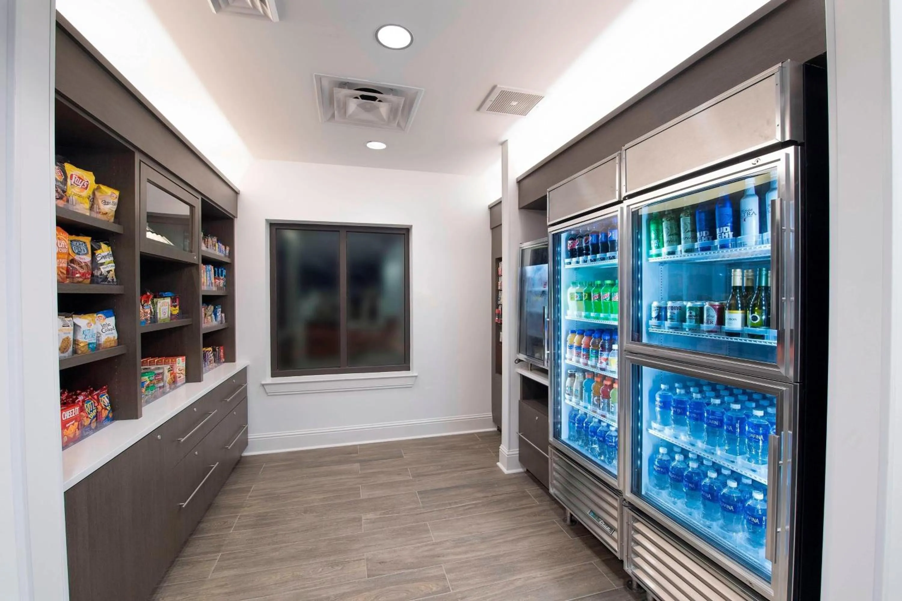 Restaurant/places to eat in SpringHill Suites by Marriott Navarre Oceanfront