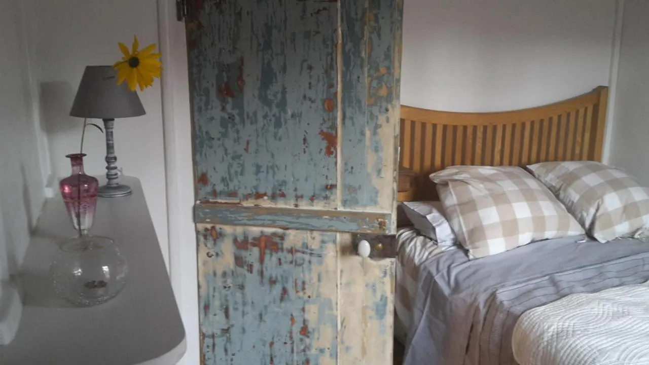 Bed in Les Hirondelles