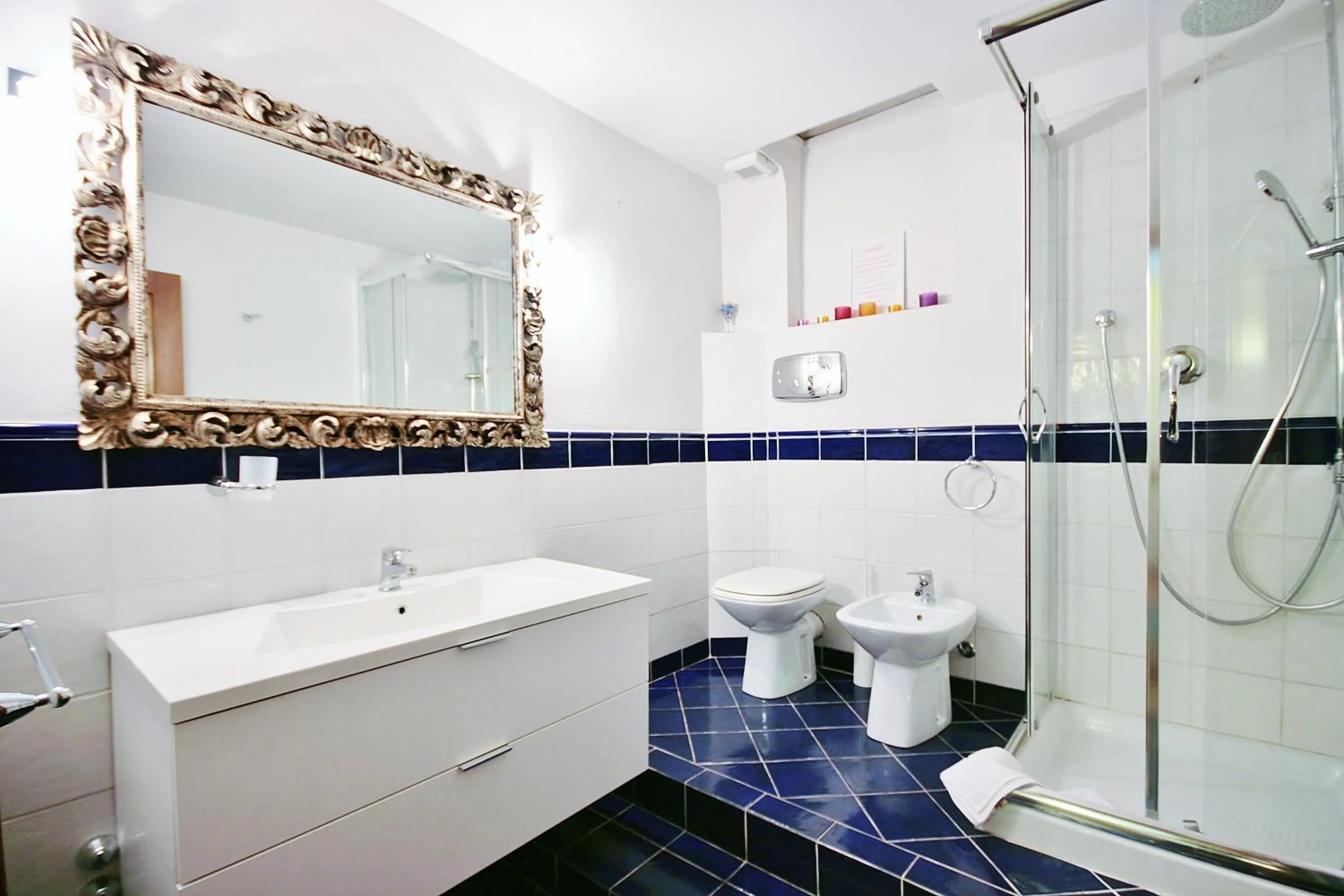 Bathroom in Pepi apartments
