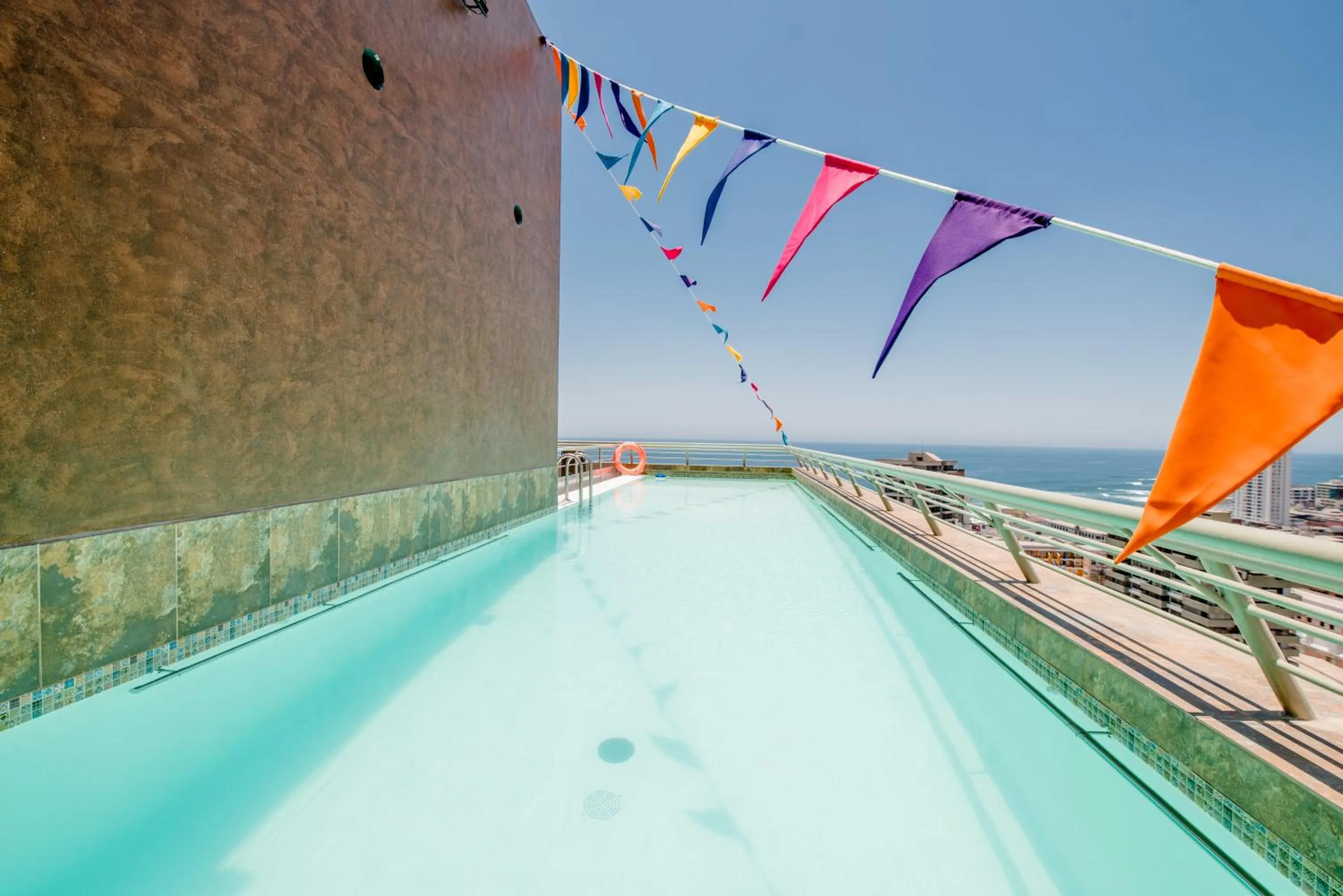 Swimming pool in Gran Cavancha Hotel & Apartment