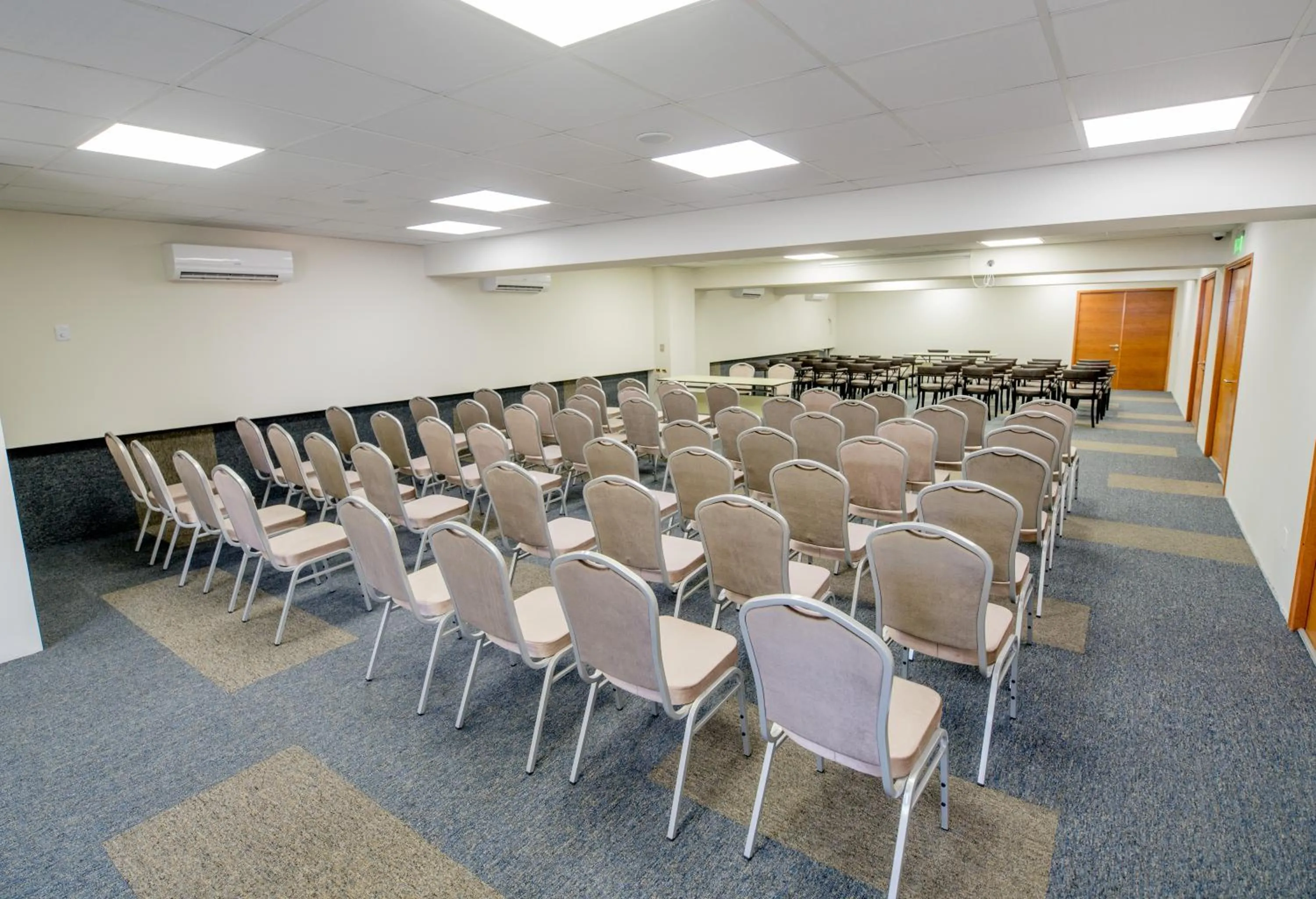 Meeting/conference room in Gran Cavancha Hotel & Apartment