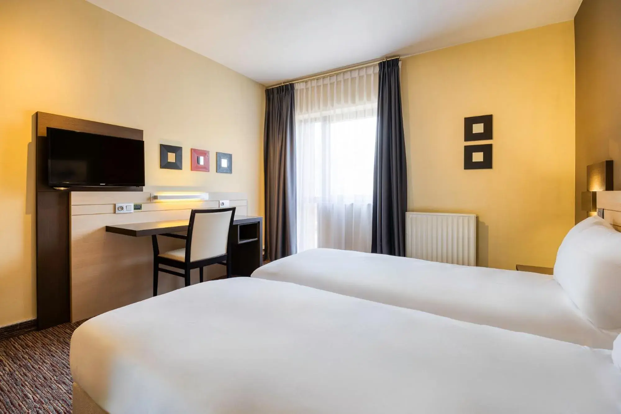 Twin Room in B&B HOTEL Mons Centre Twin Room in B&B HOTEL Mons Centre