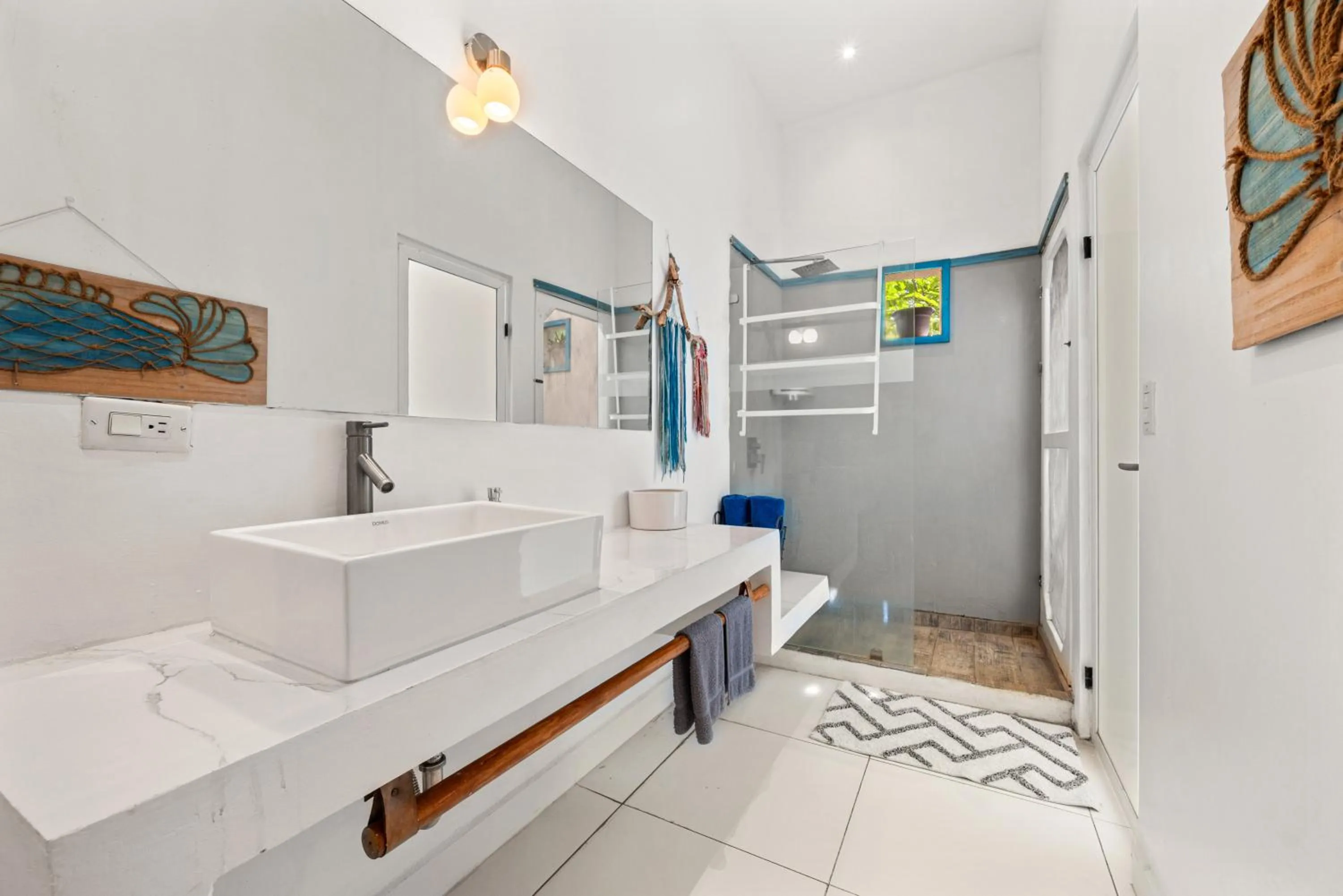 Shower in La Ramona Charming Hotel