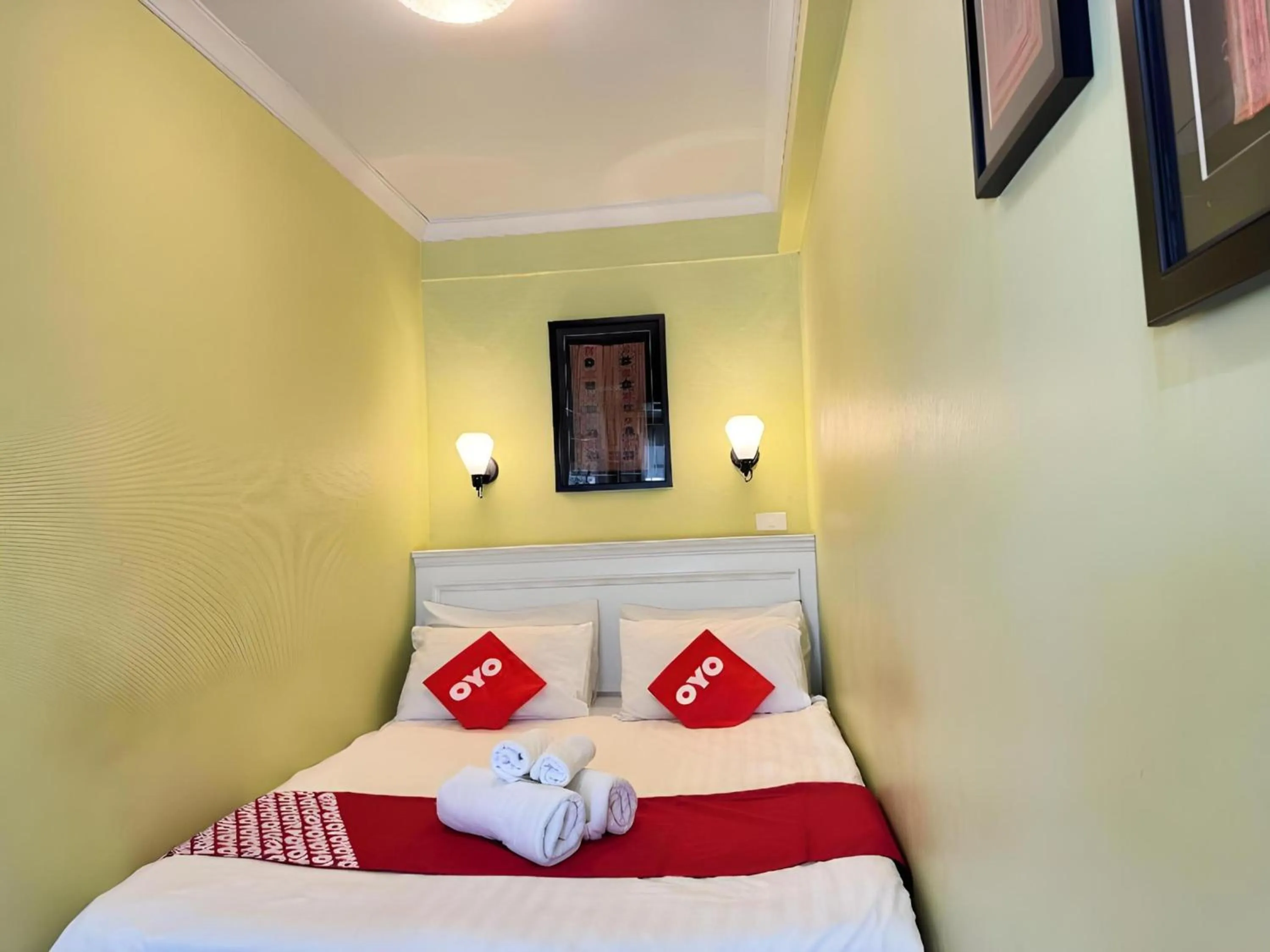 Photo of the whole room, Bed in OYO 899 Villa De Hun