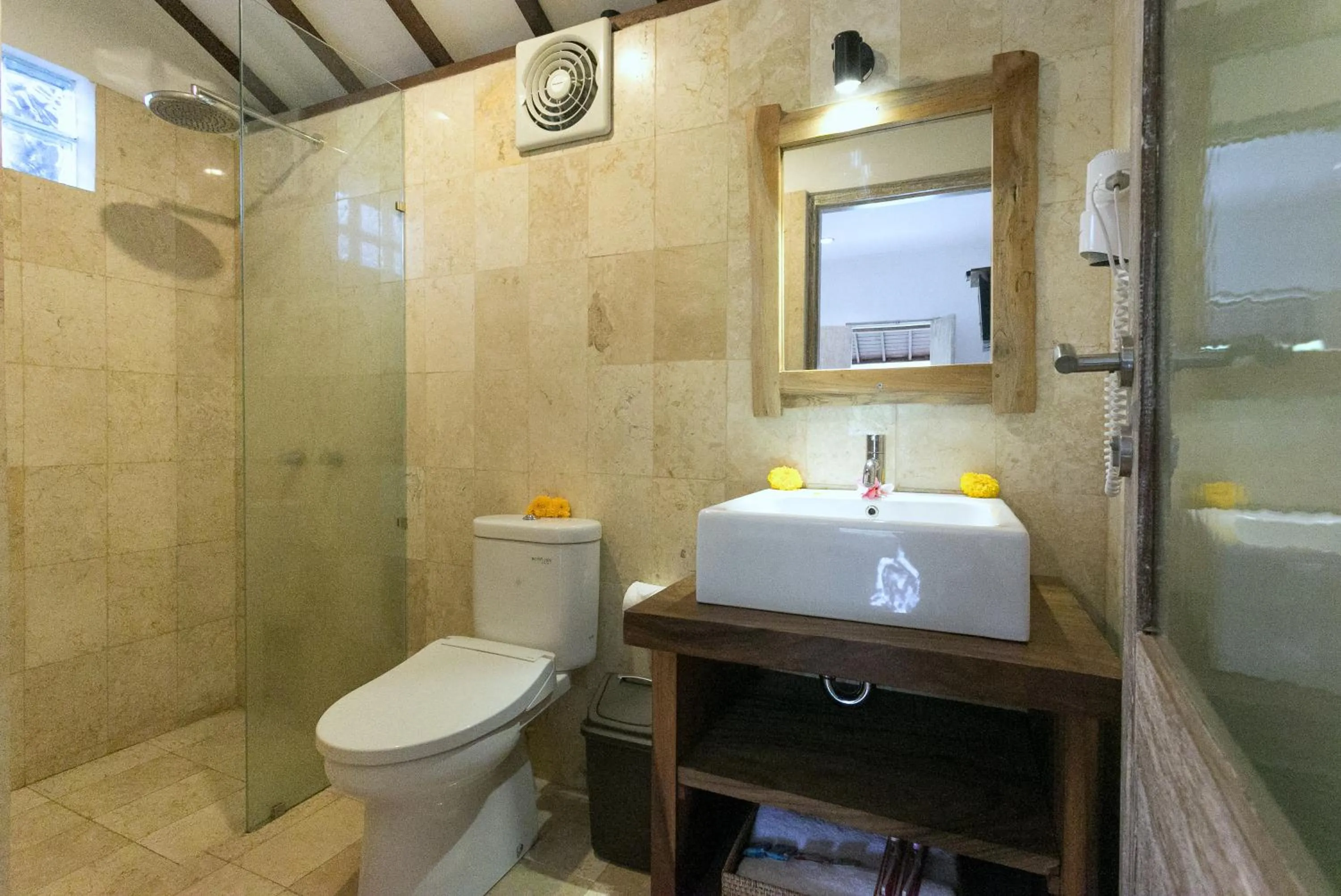 Shower in Tirta Arum