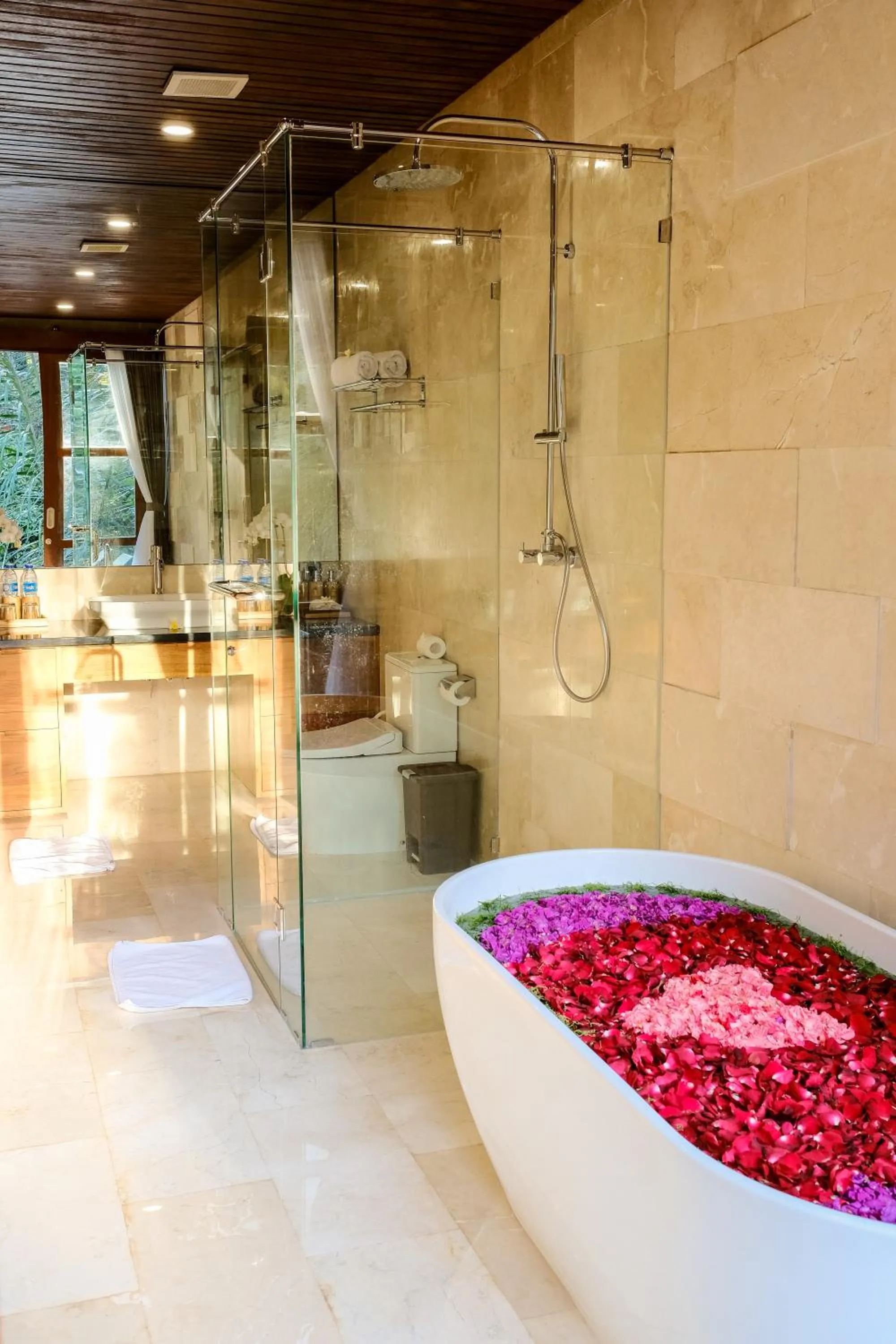 Shower in Tirta Arum