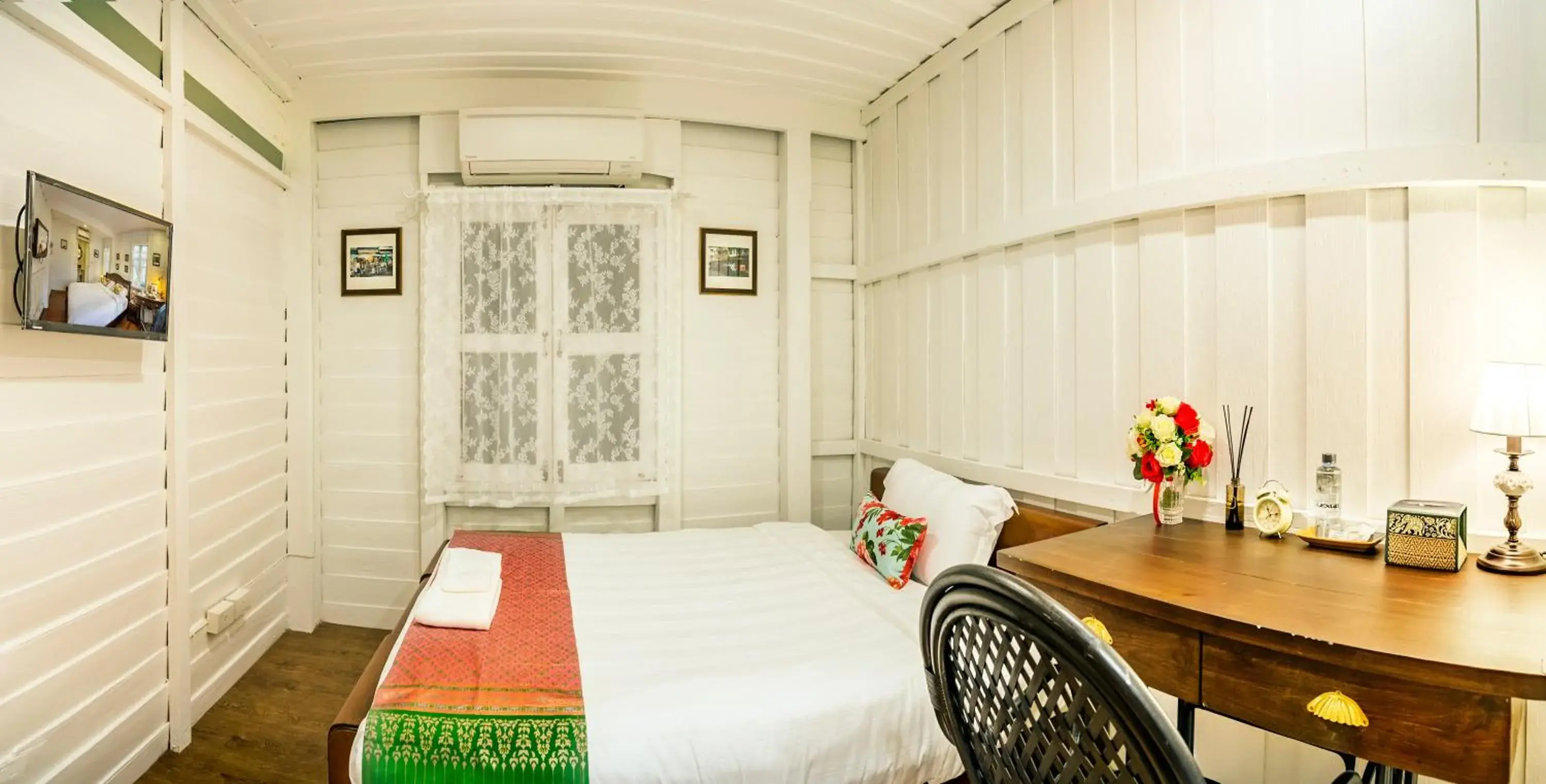 Photo of the whole room, Bed in Baankachitpan Bangkok Hotel Photo of the whole room, Bed in Baankachitpan Bangkok Hotel