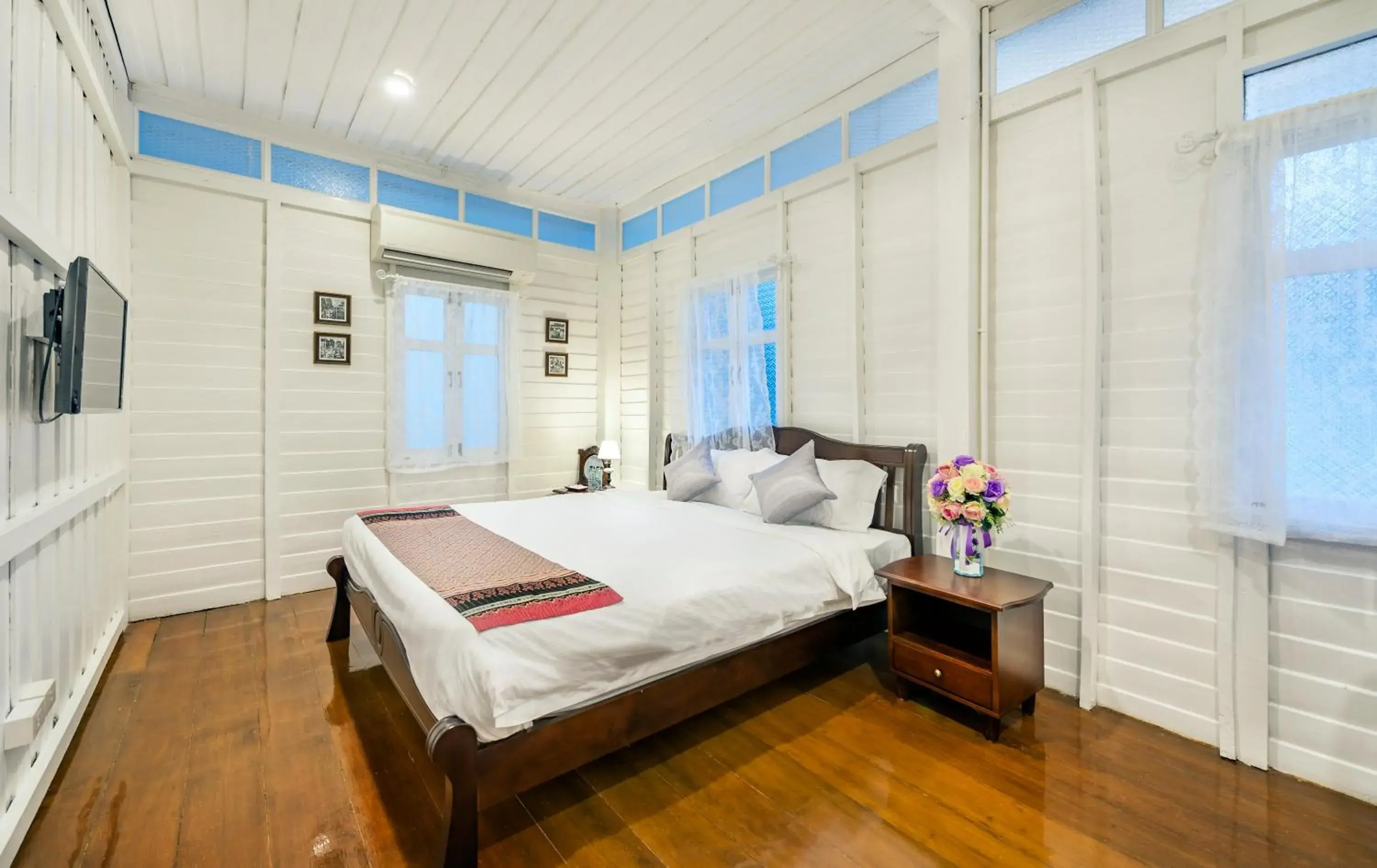 Double Room with Shared Bathroom in Baankachitpan Bangkok Hotel Double Room with Shared Bathroom in Baankachitpan Bangkok Hotel