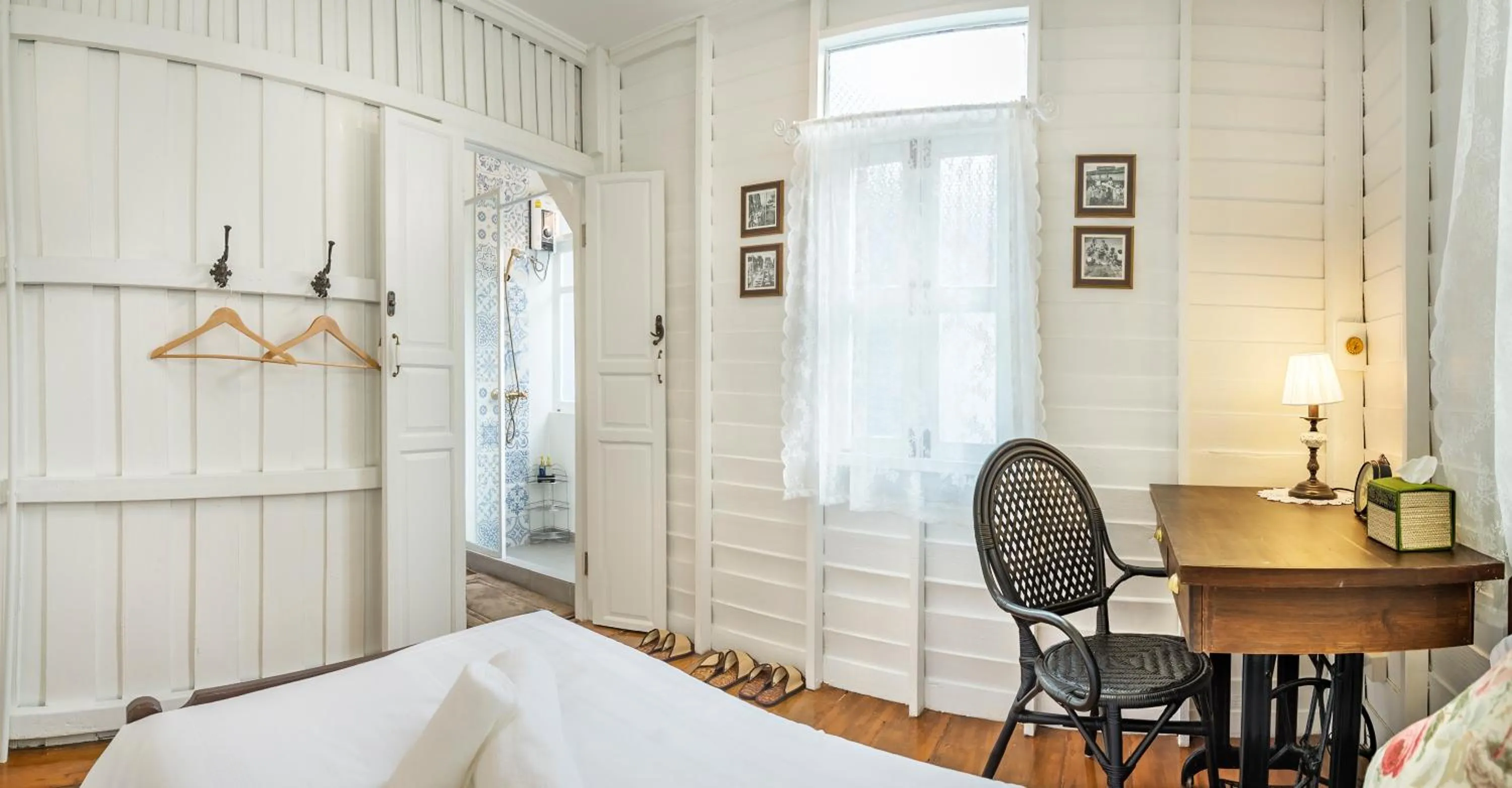 Photo of the whole room, Bed in Baankachitpan Bangkok Hotel