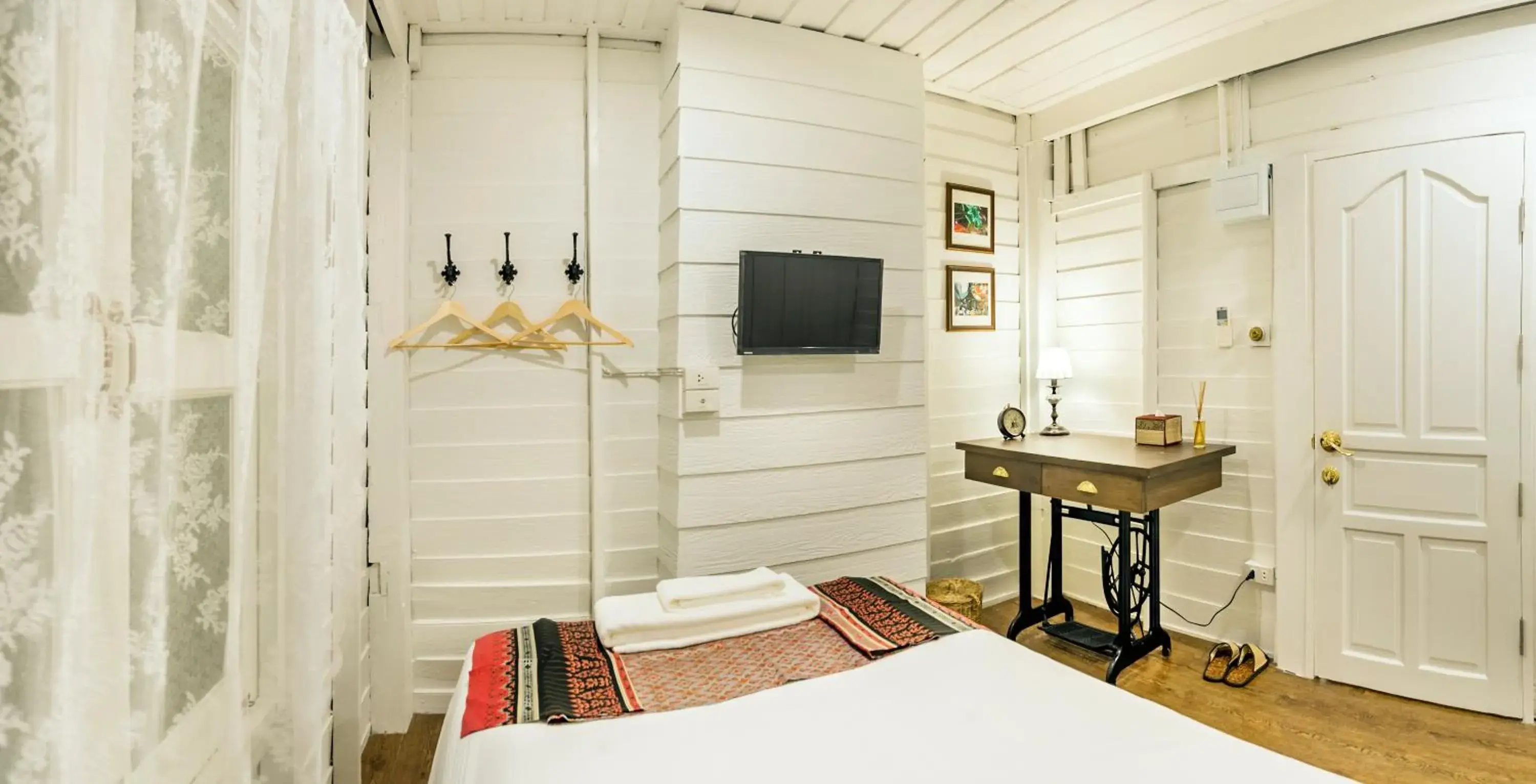 Photo of the whole room, Bed in Baankachitpan Bangkok Hotel Photo of the whole room, Bed in Baankachitpan Bangkok Hotel