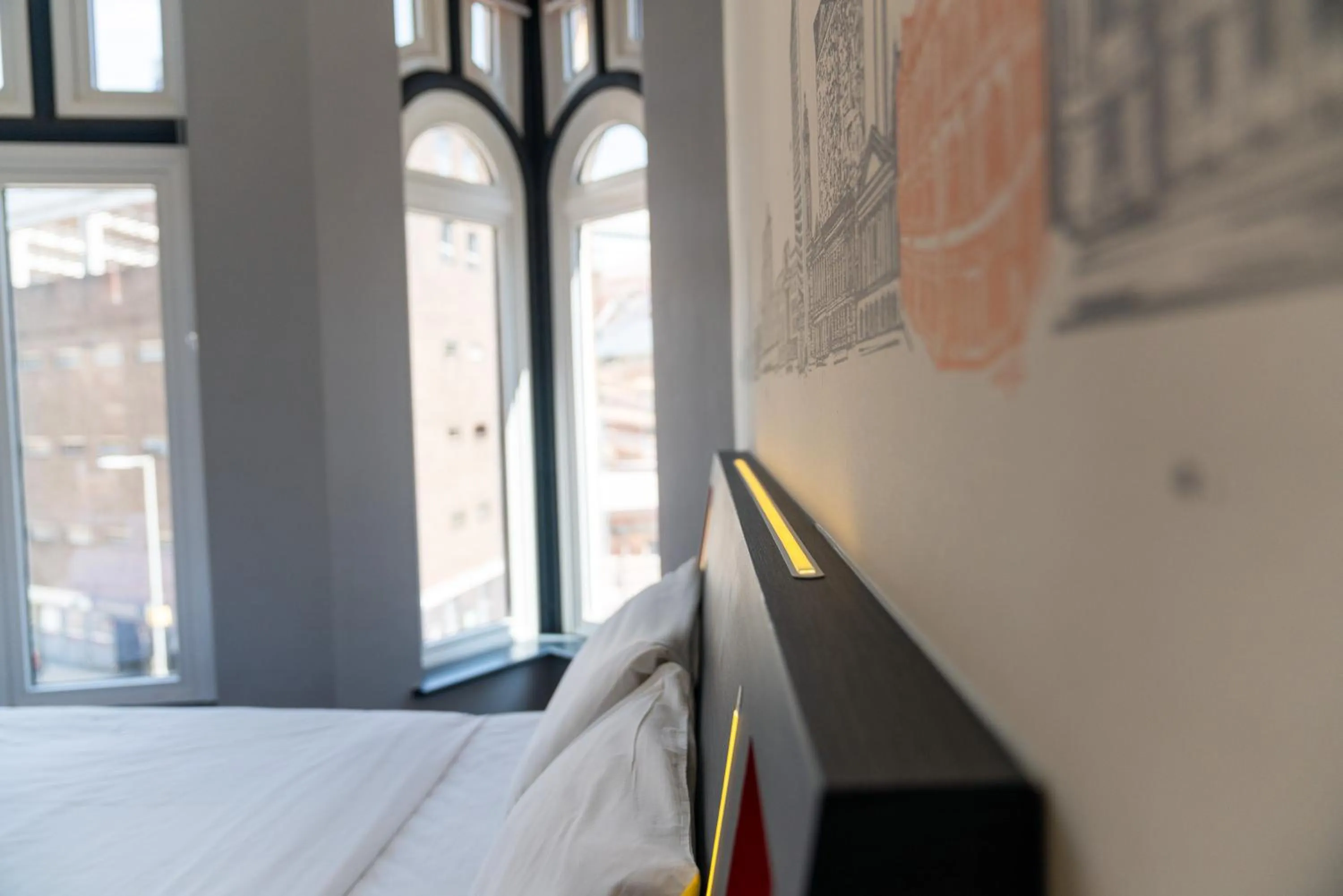Bedroom, Bed in easyHotel Birmingham