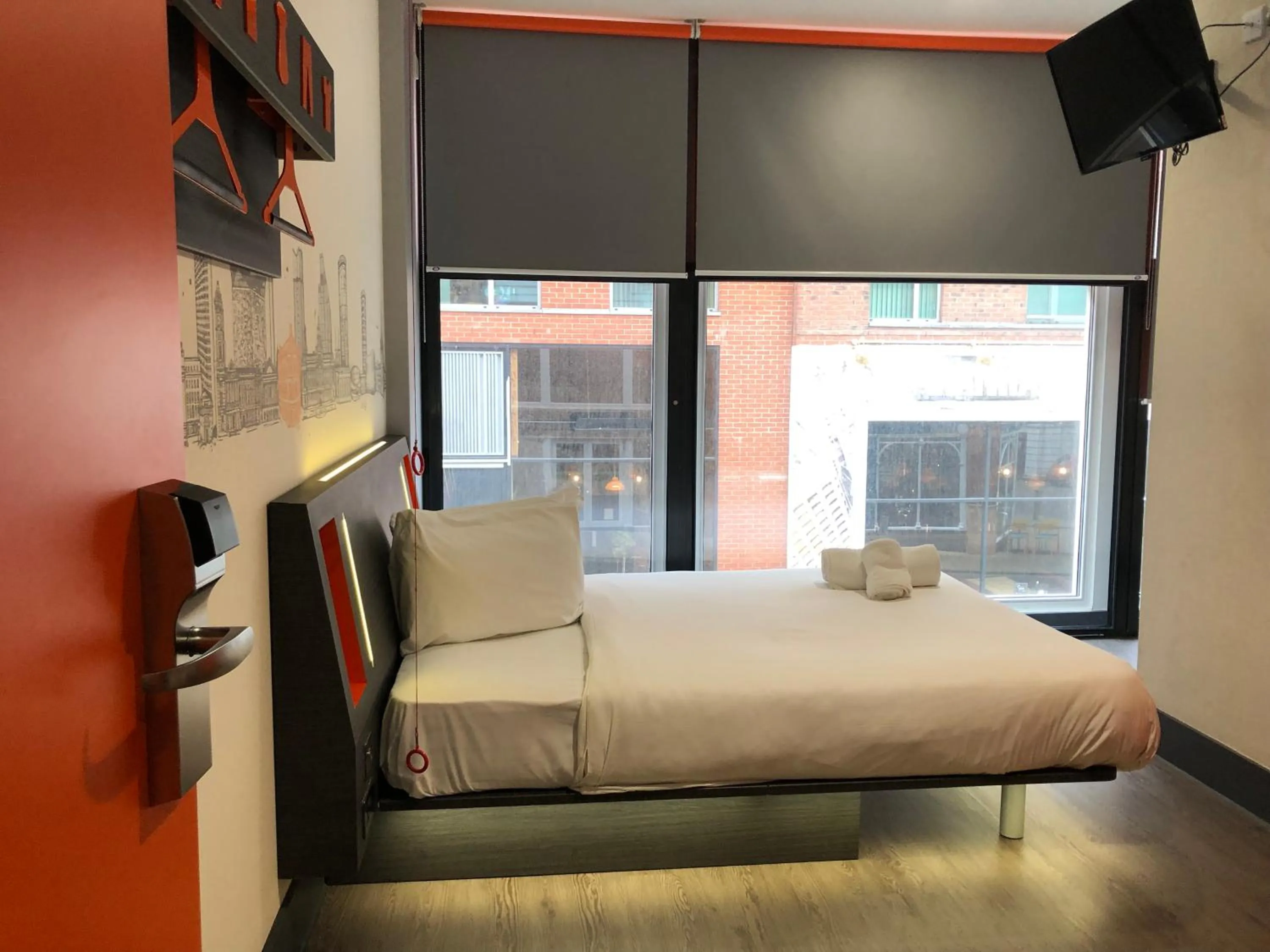 Bedroom, Bed in easyHotel Birmingham