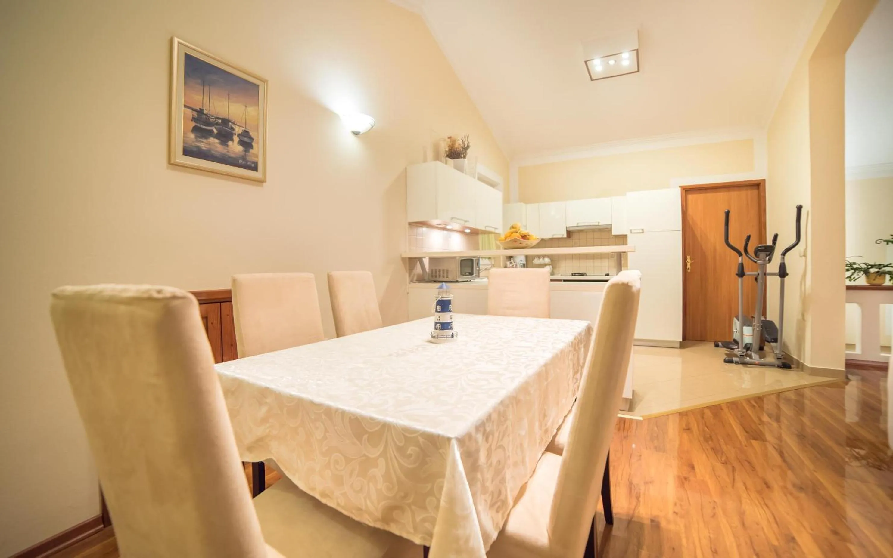 Communal kitchen in Captain's Apartment