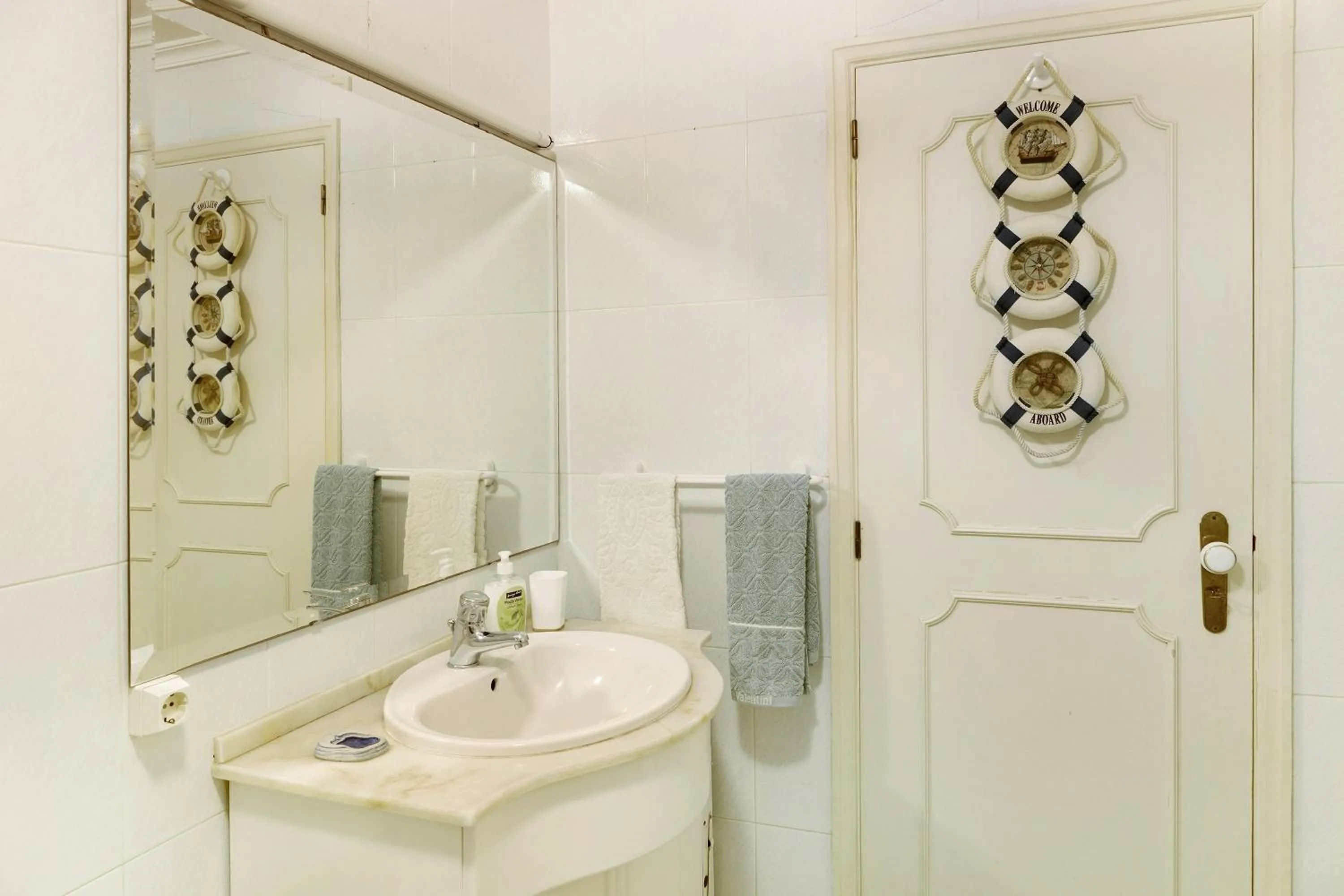 Bathroom in Luzias Apartment