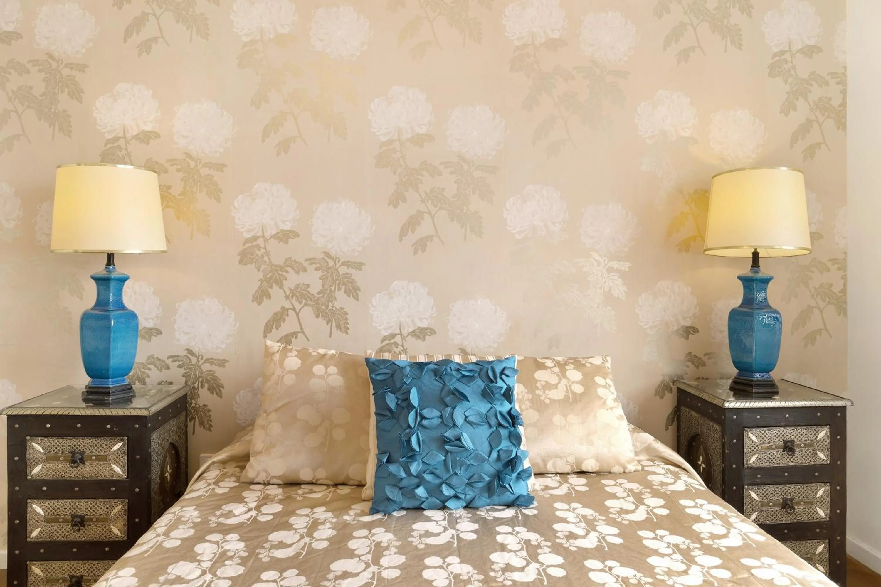 Living room, Bed in Luzias Apartment