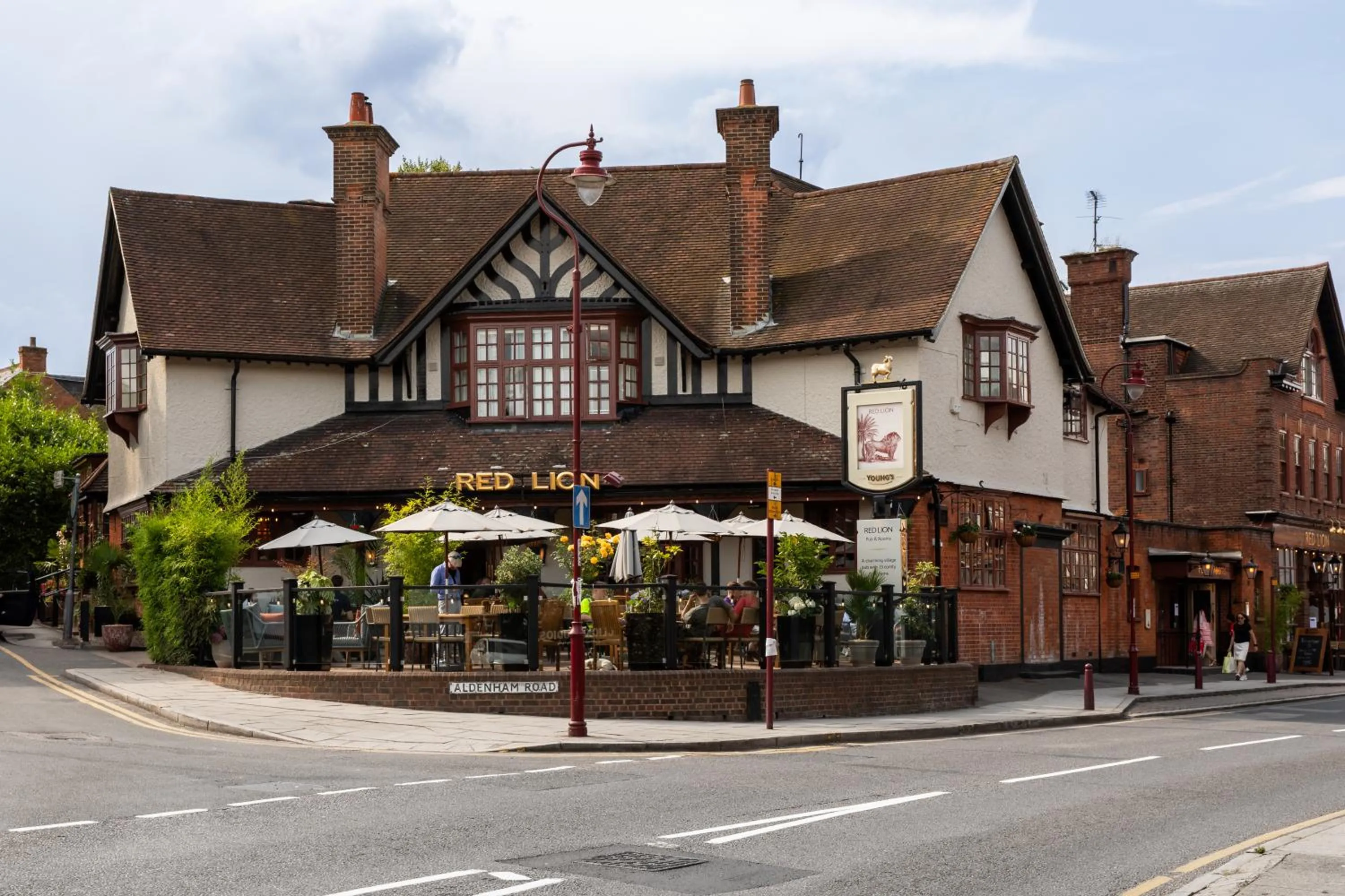 Facade/entrance in Red Lion Hotel