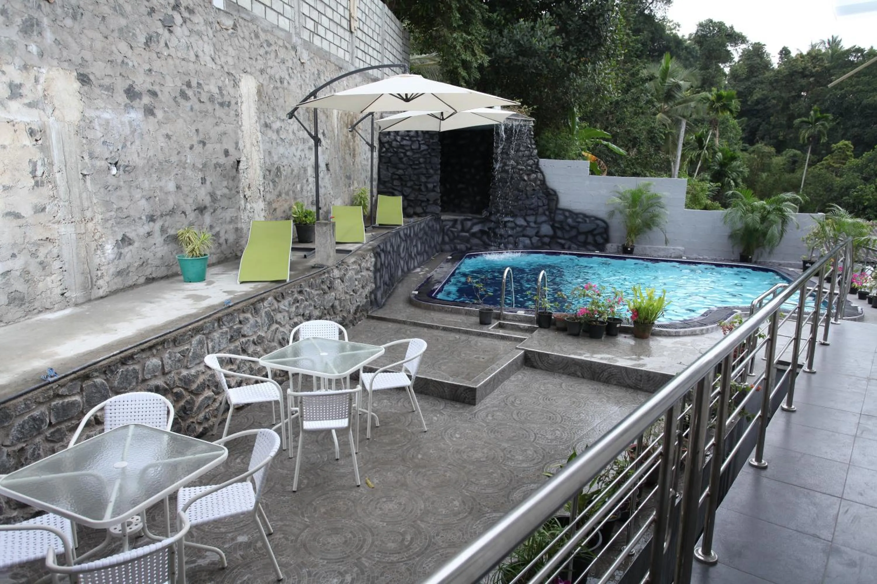 Swimming pool in Ayaana Boutique Hotel