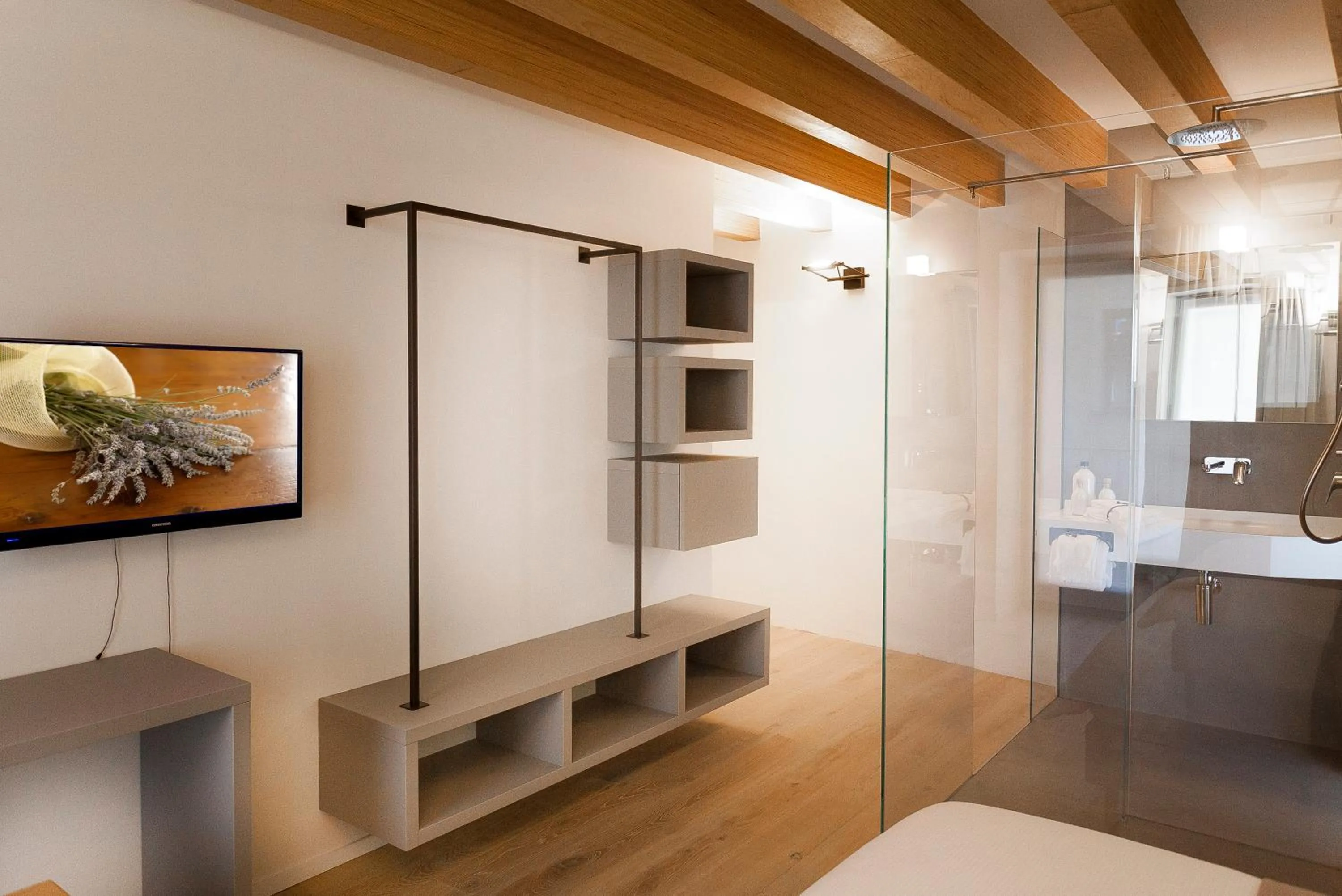 wardrobe, Bed in Casa Alla Lega