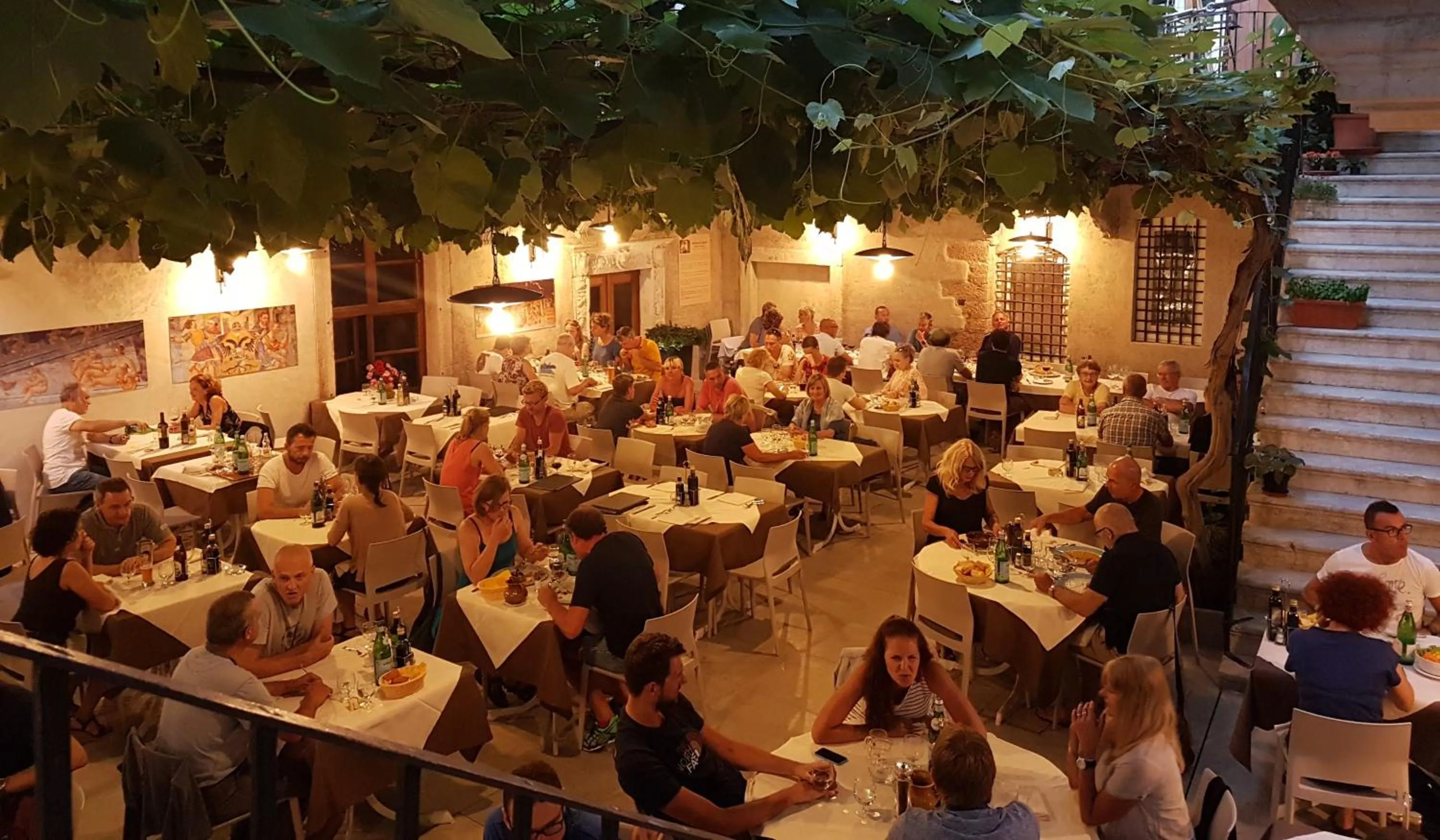 Restaurant/places to eat in Casa Alla Lega