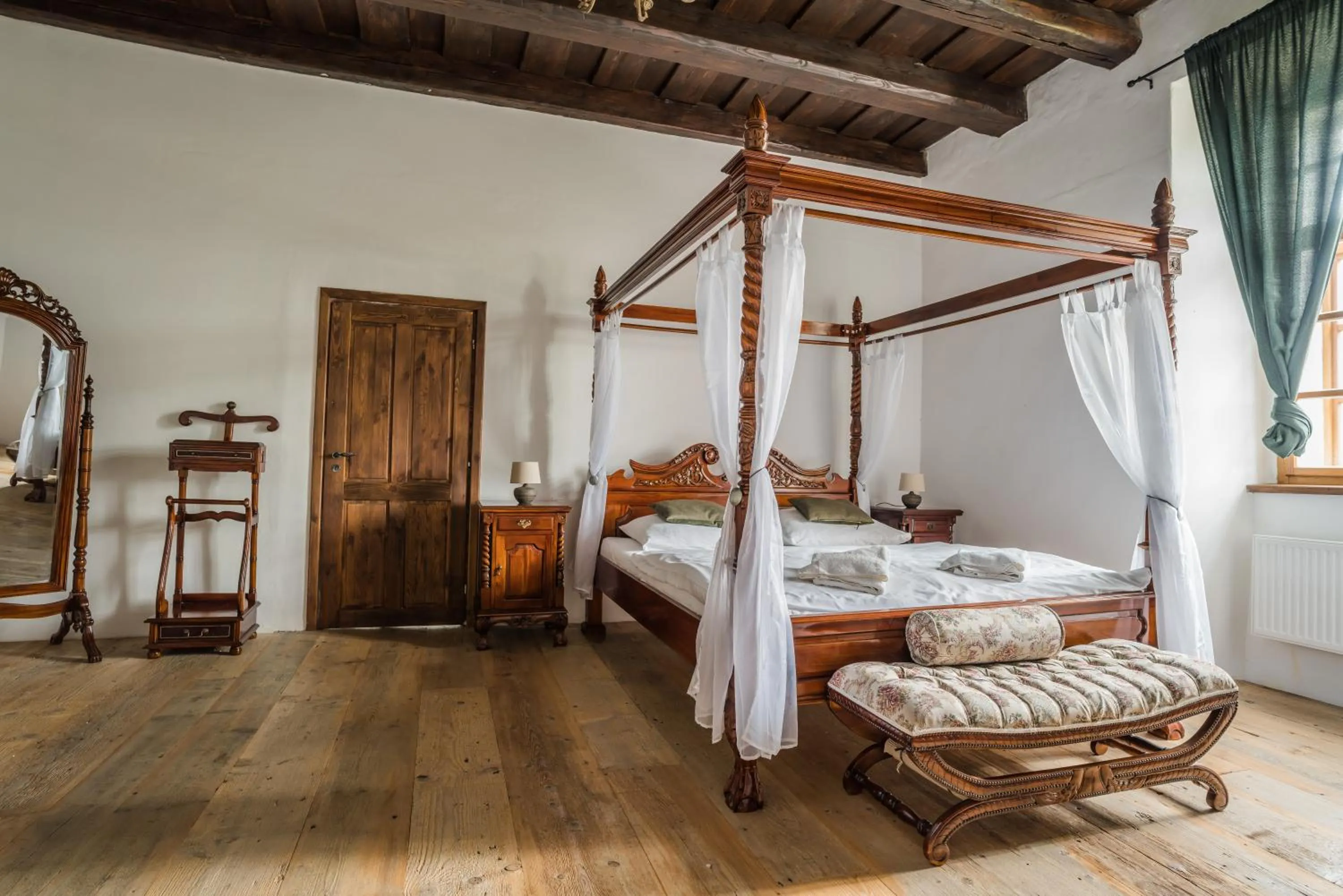 Bed in zámek Kolštejn - hotel Chateau Goldenstein