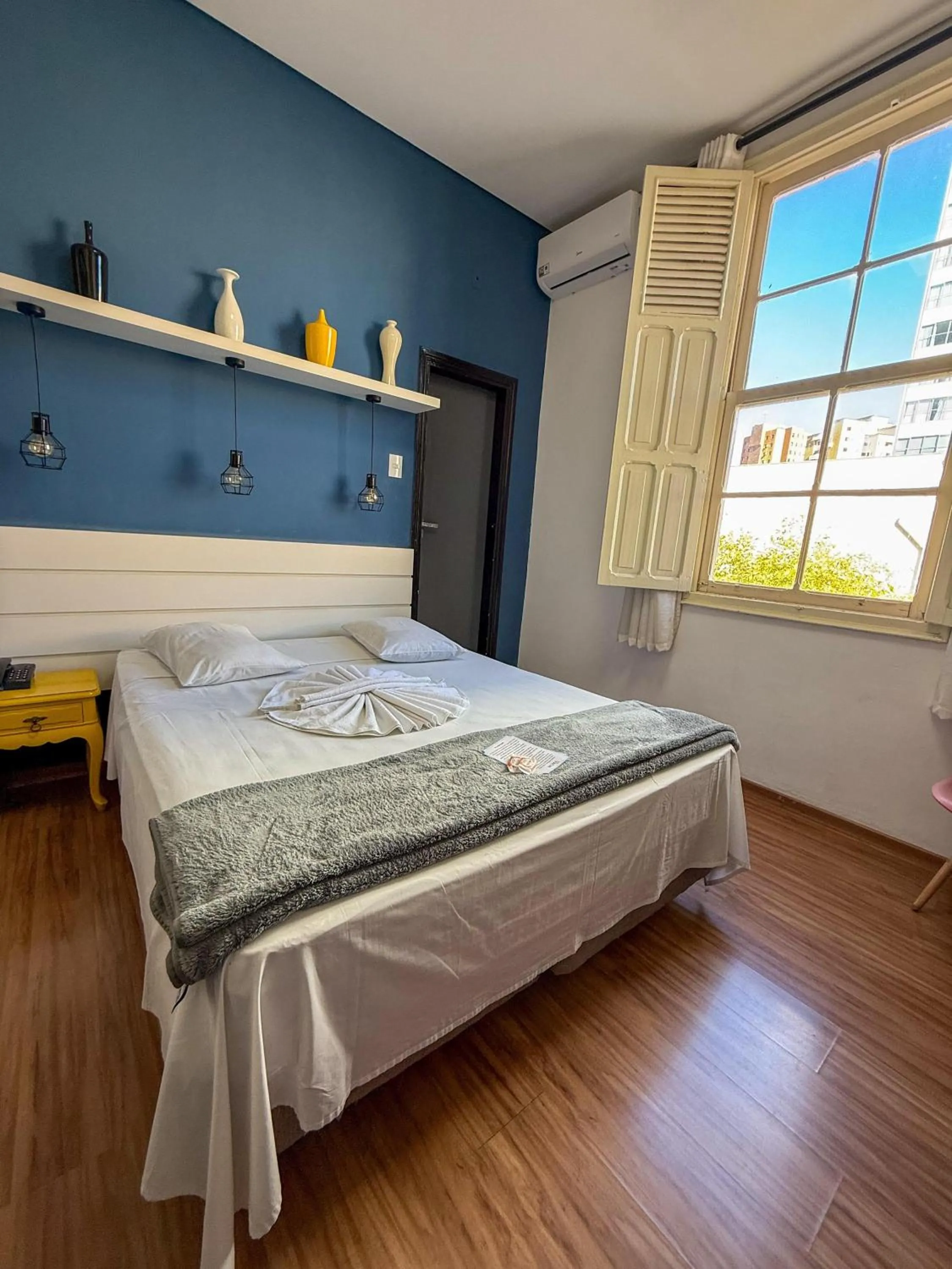 Bedroom, Bed in MOVA Hotel D'oeste - Localizado em frente a Praça Principal da Cidade, na área Central - Pé na Praça