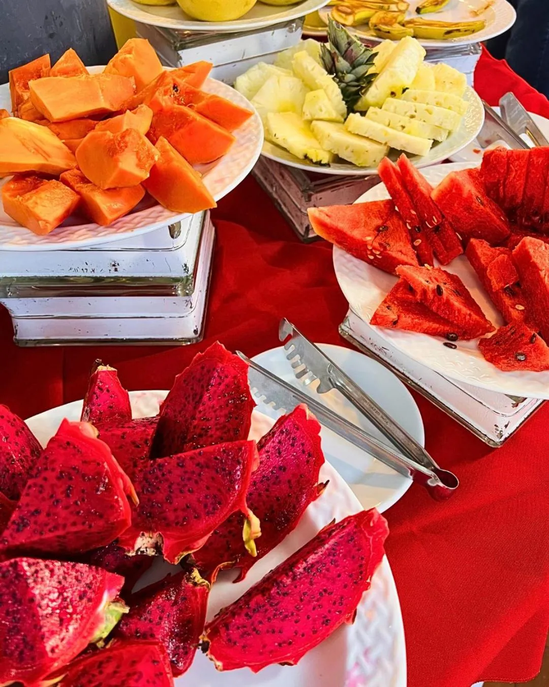 Buffet breakfast in MOVA Hotel D'oeste - Localizado em frente a Praça Principal da Cidade, na área Central - Pé na Praça