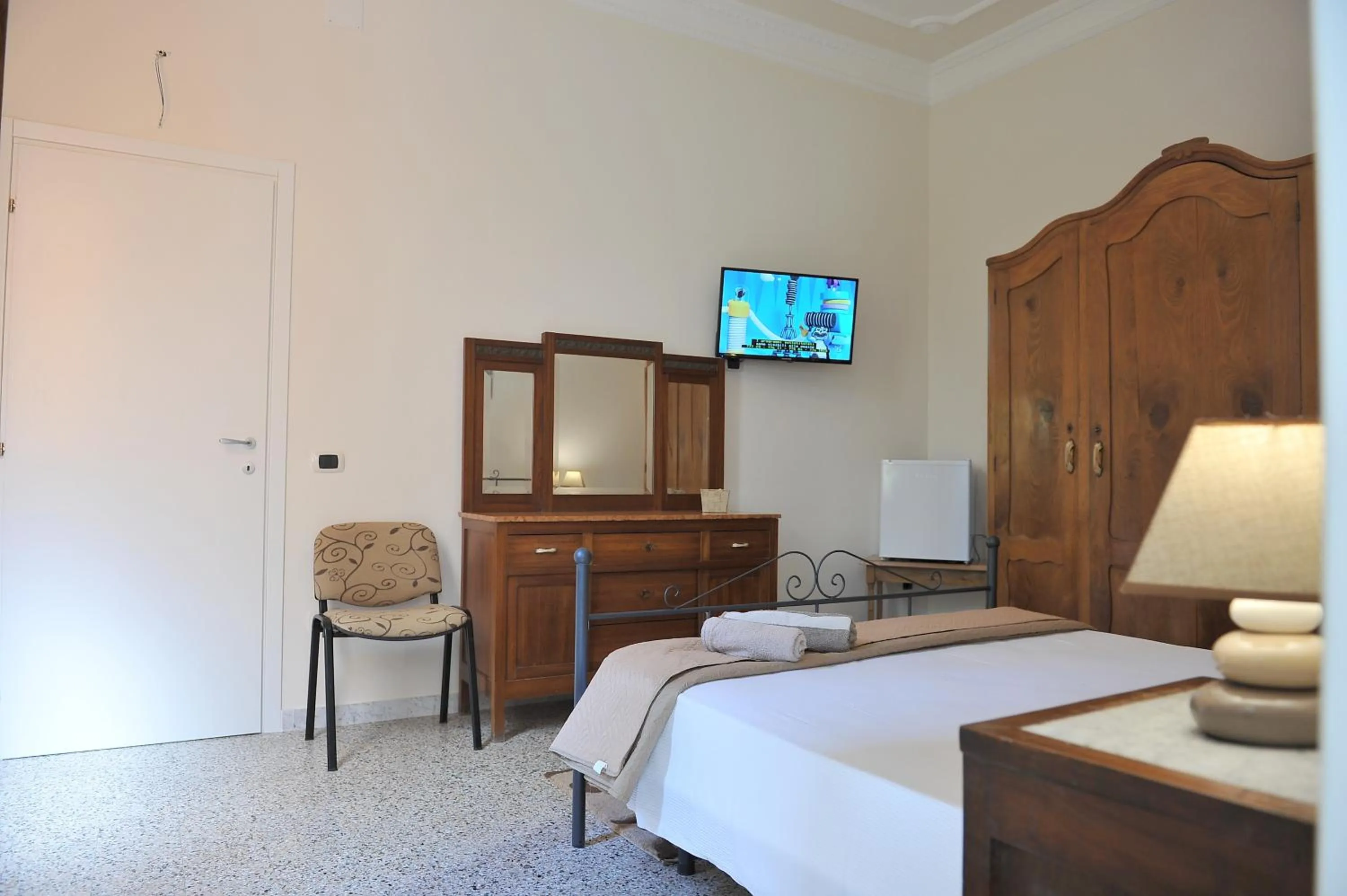 Photo of the whole room, Bed in B&B Rosy