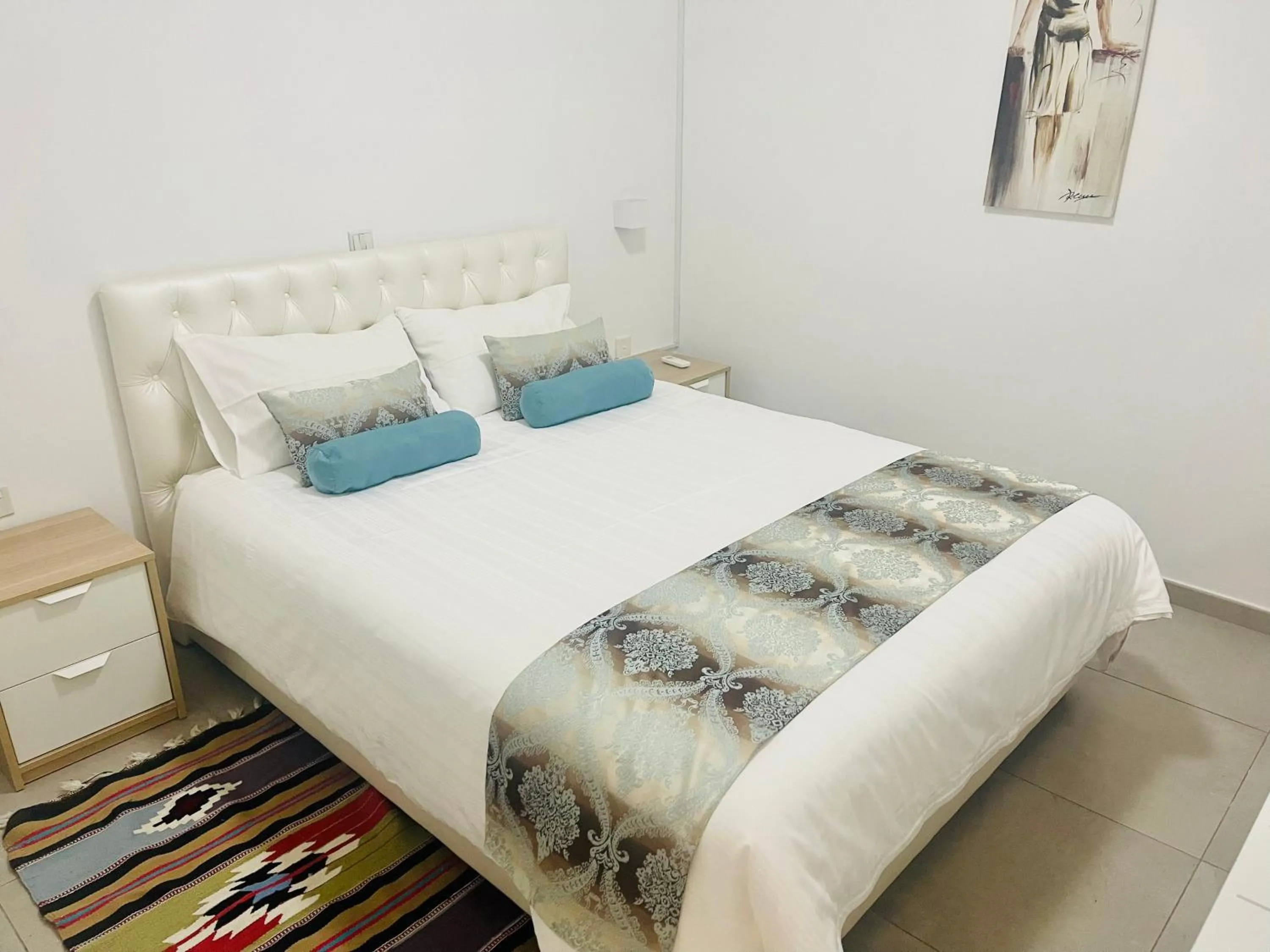 Bed in Riverside Suite