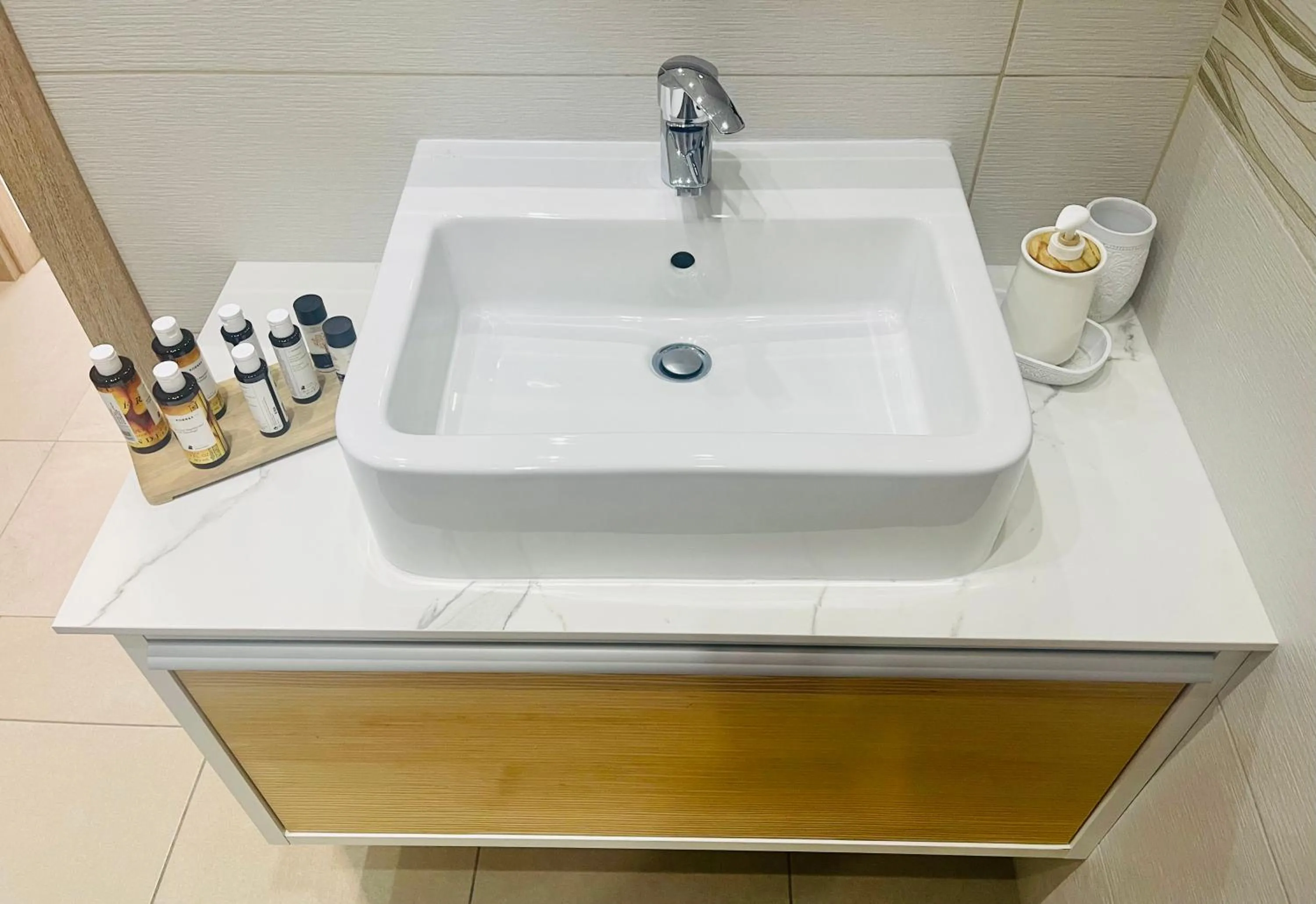 Bathroom in Riverside Suite